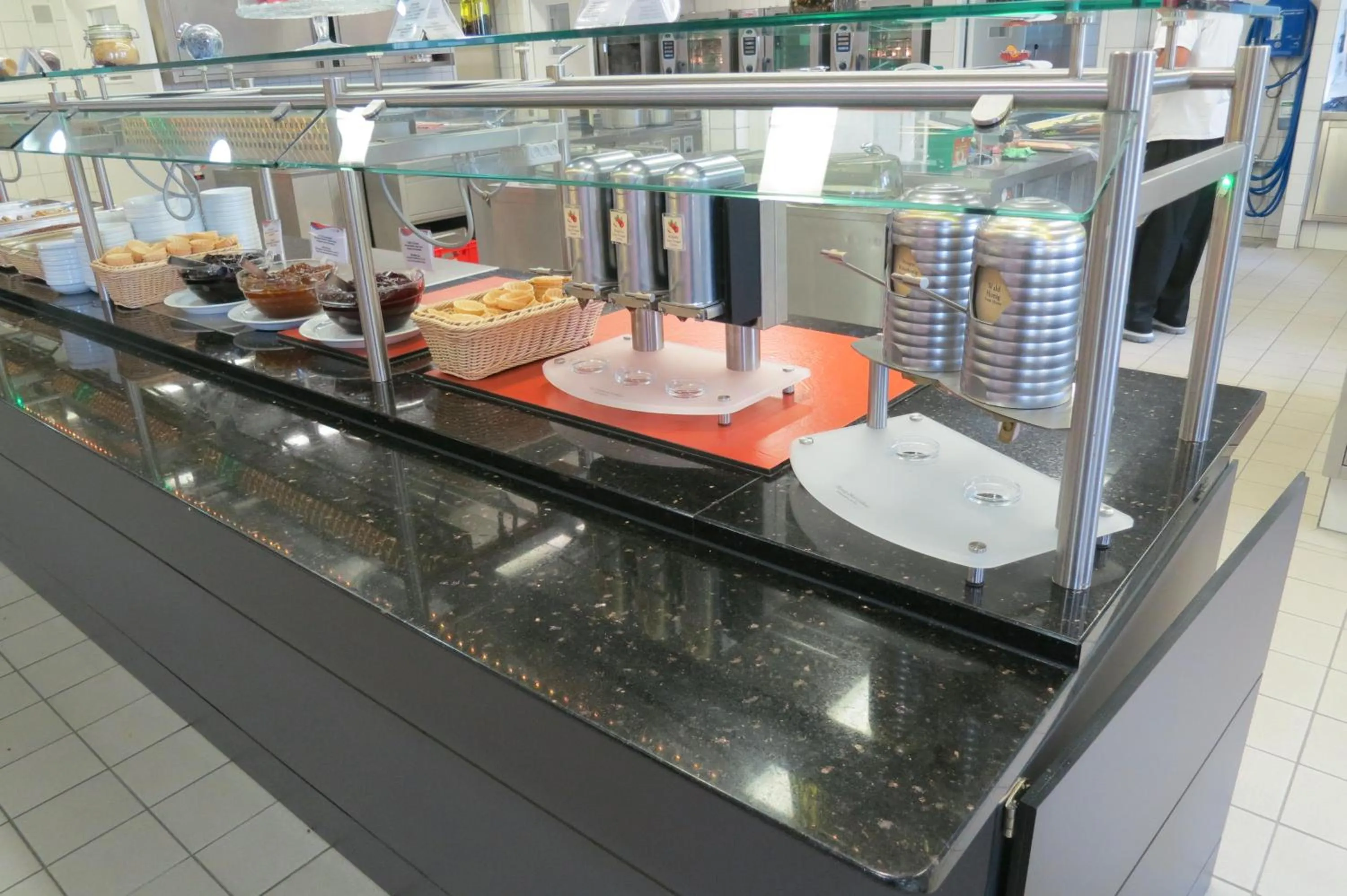 Buffet breakfast in HI Munich Park Youth Hostel