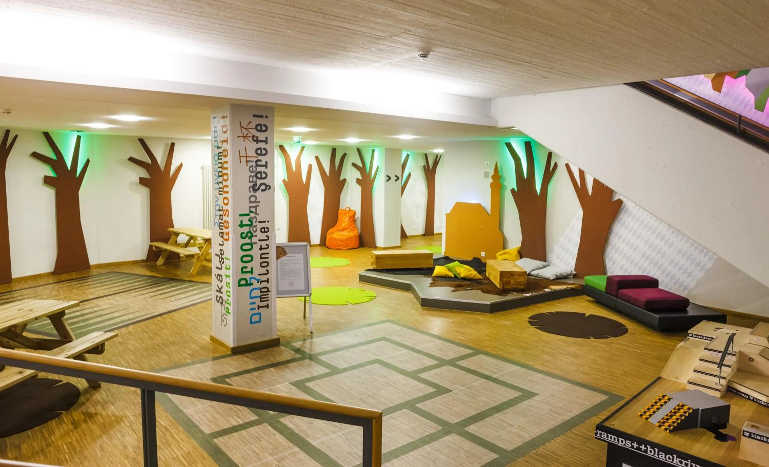 Communal lounge/ TV room in HI Munich Park Youth Hostel