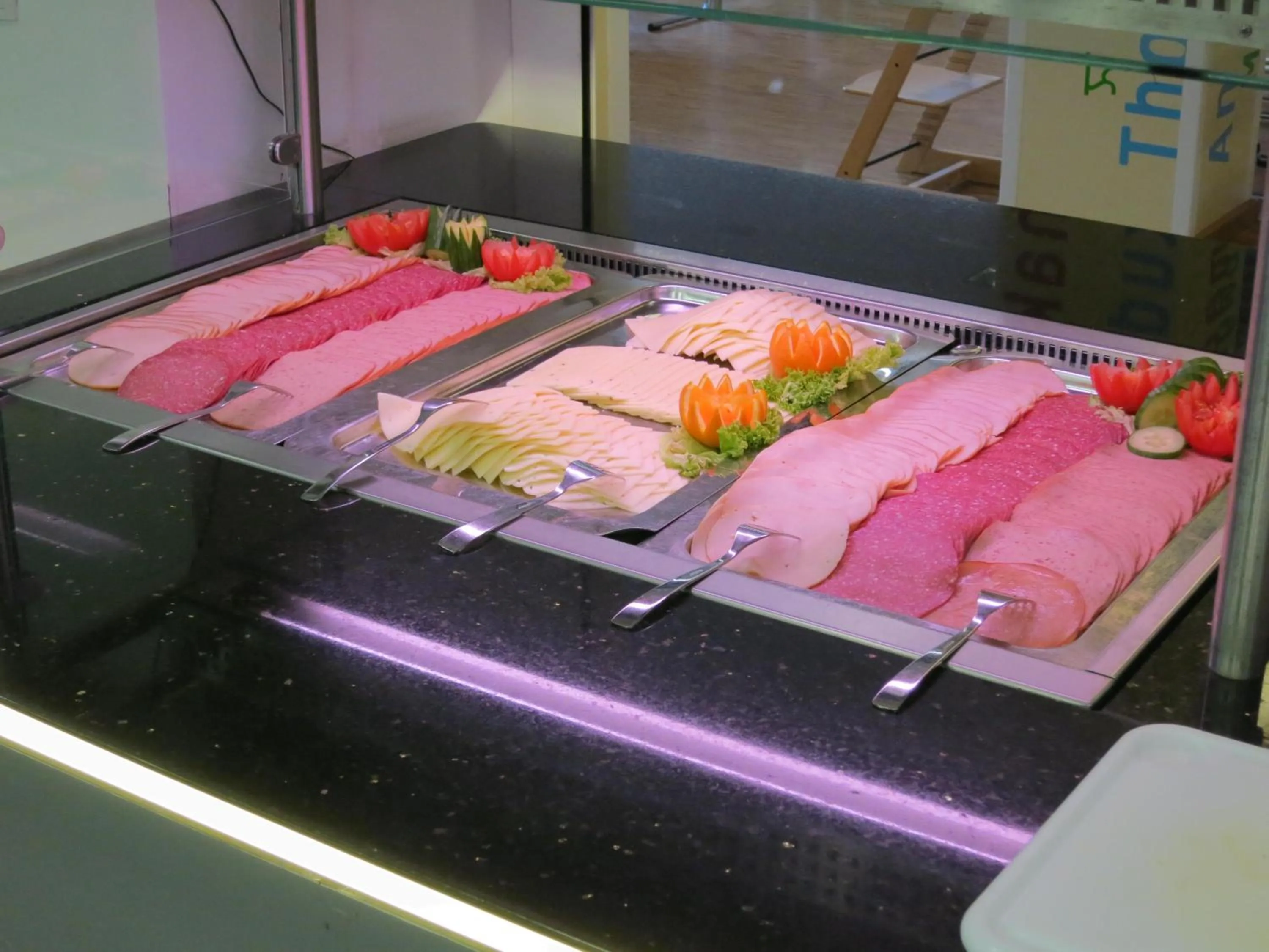 Buffet breakfast in HI Munich Park Youth Hostel