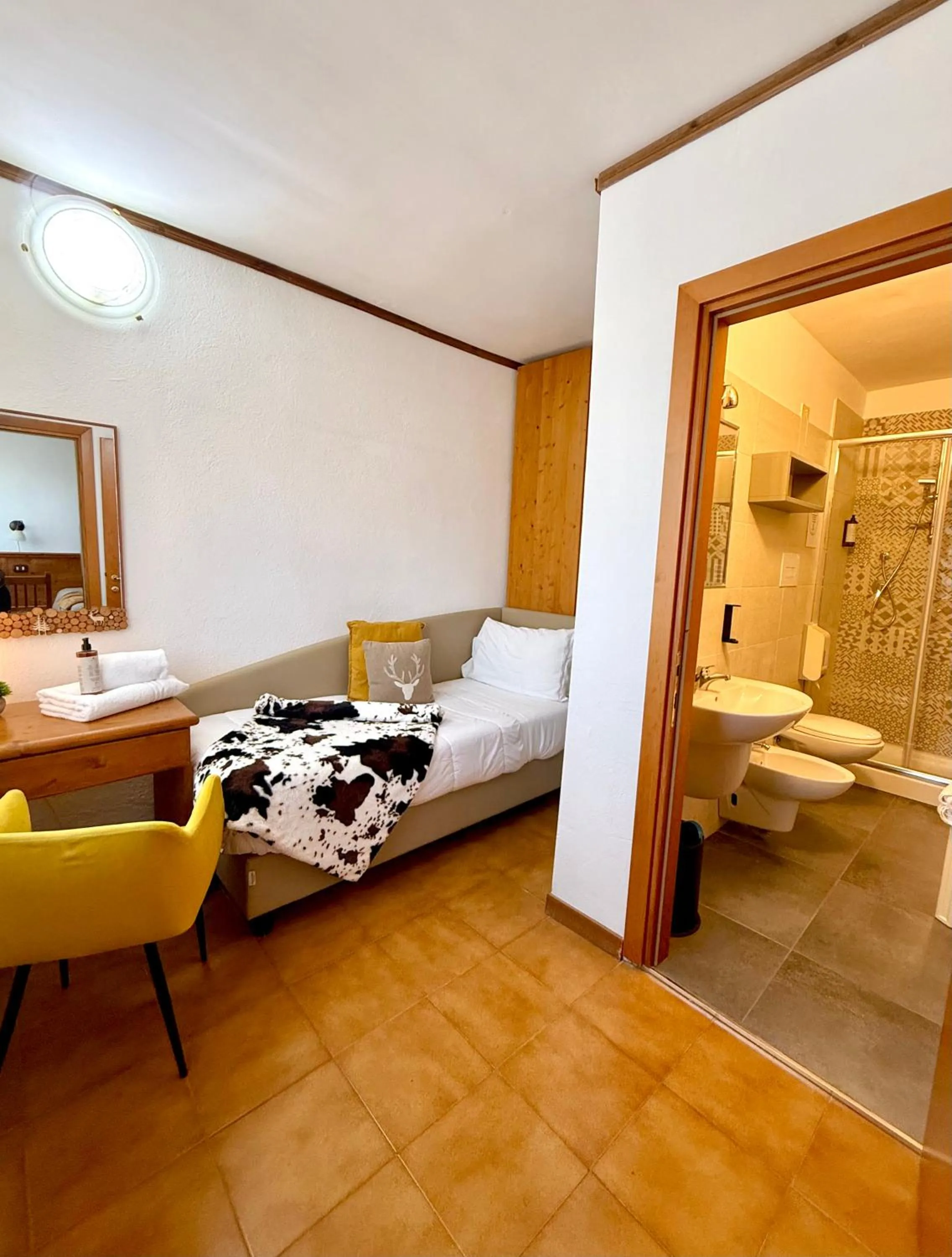 Bedroom, Bed in Hotel Iris