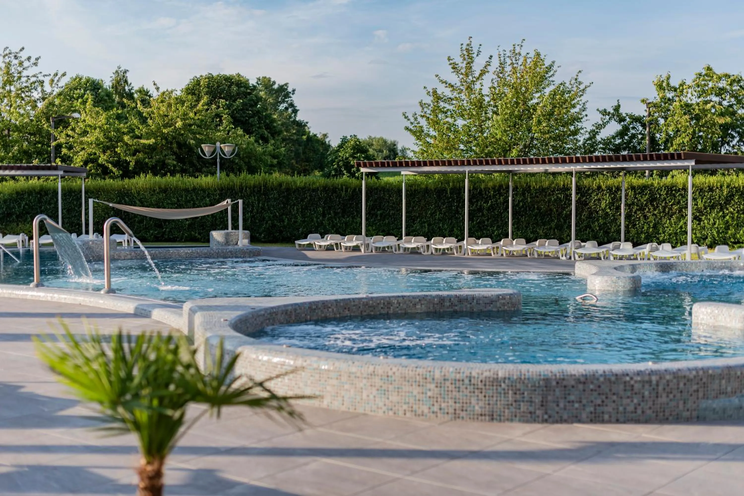 Swimming pool in Hotel Karos Spa