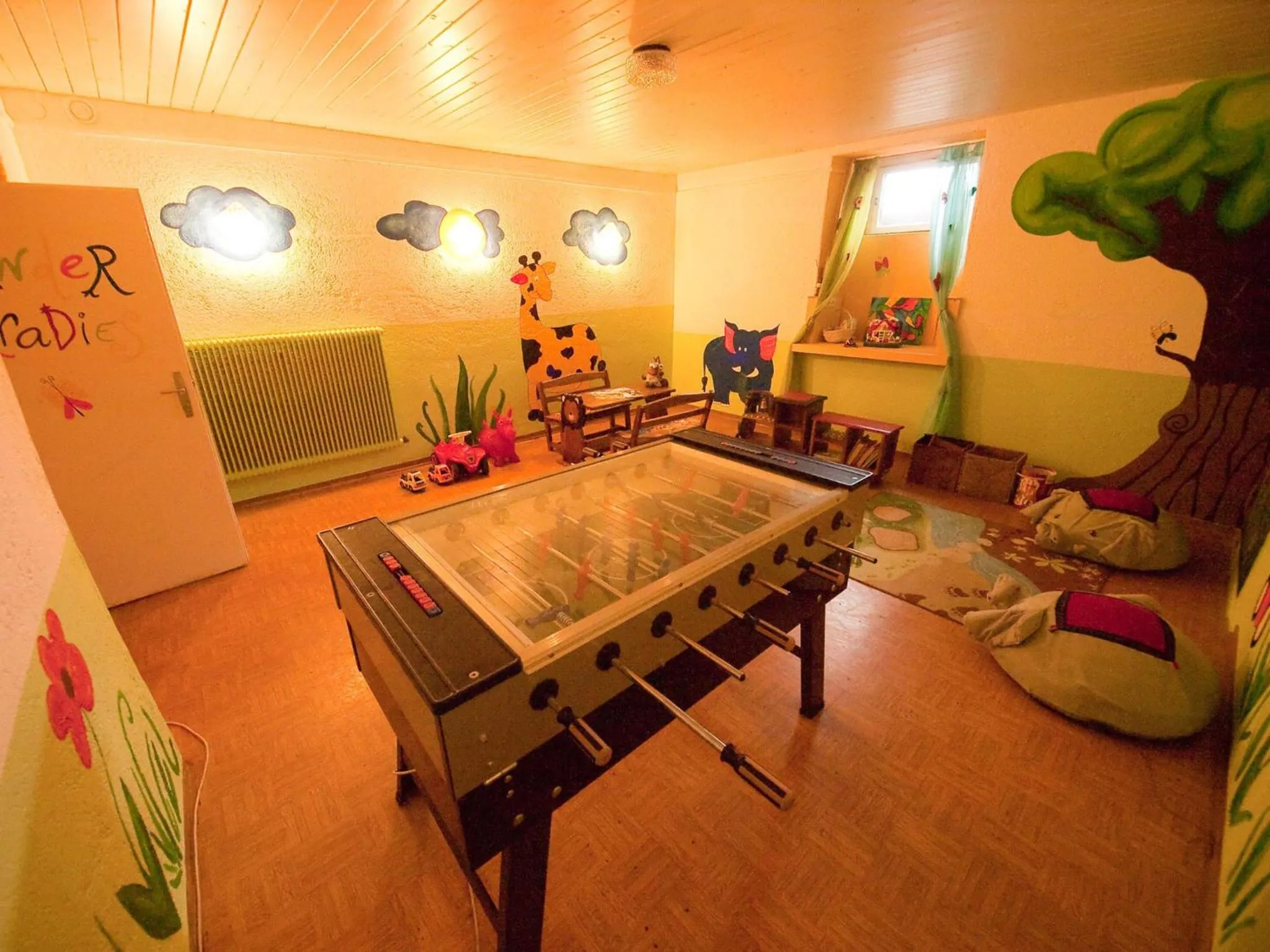 Game Room, Bed in Hotel 3 Mohren