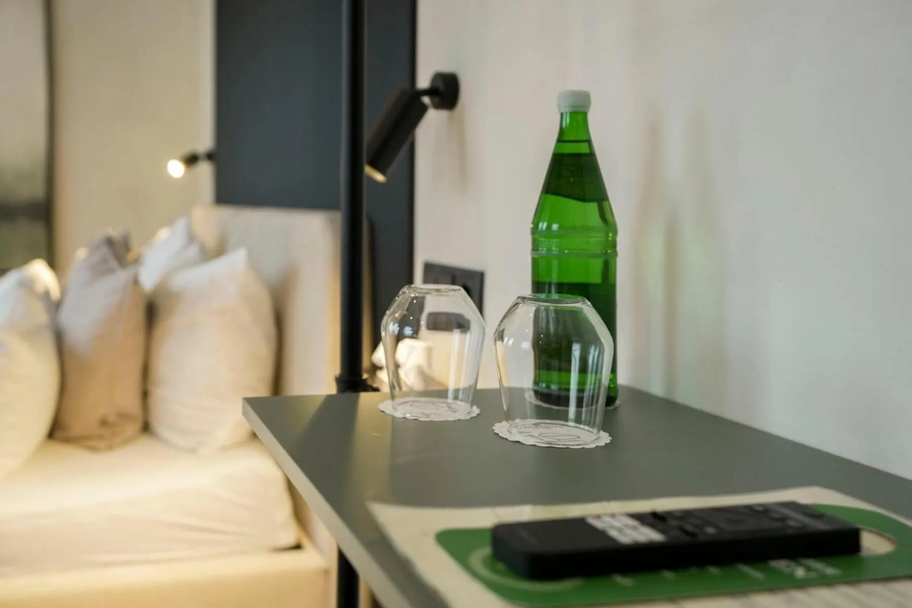 Bed in Hotel Weinhaus Kreuter