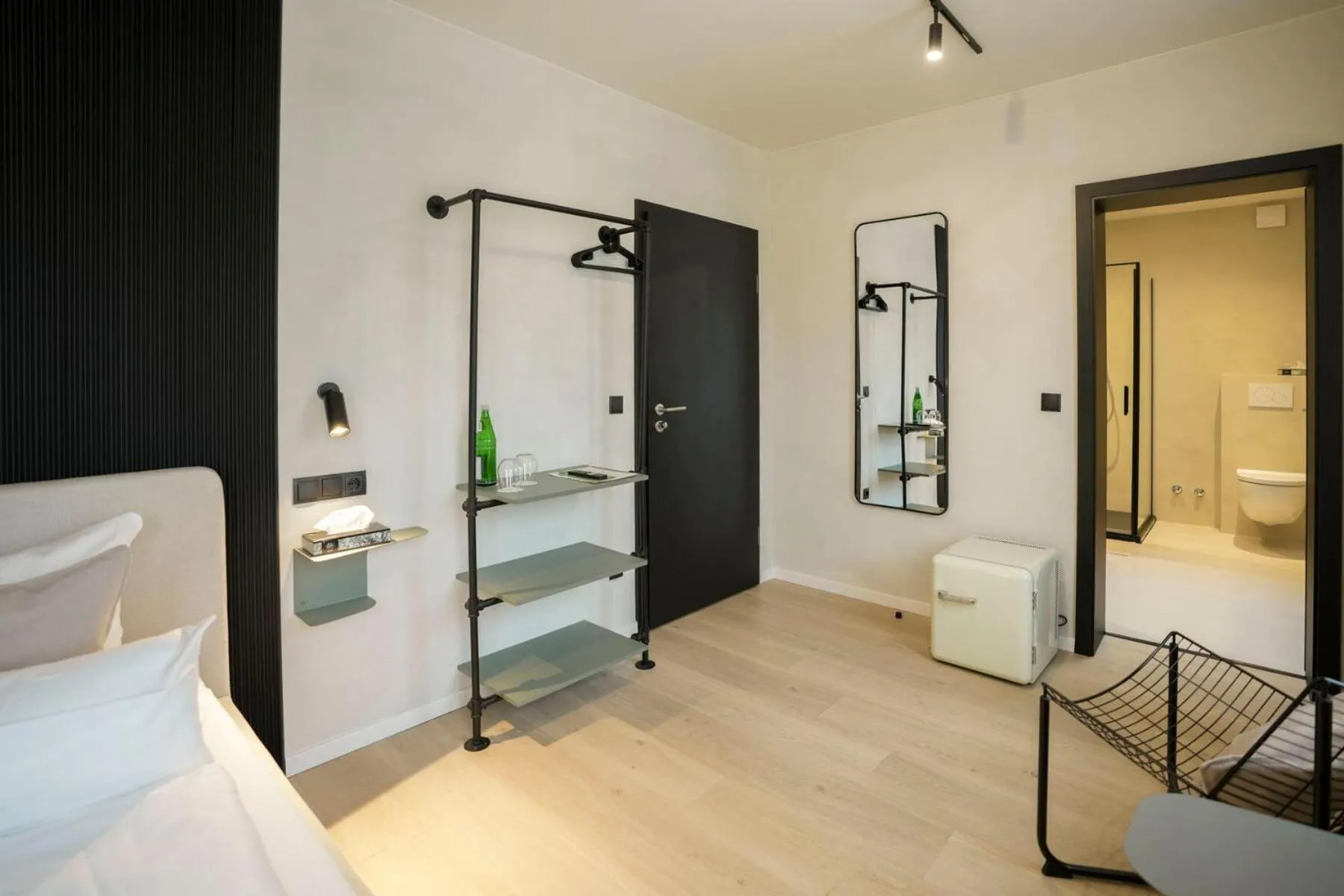 Bed in Hotel Weinhaus Kreuter