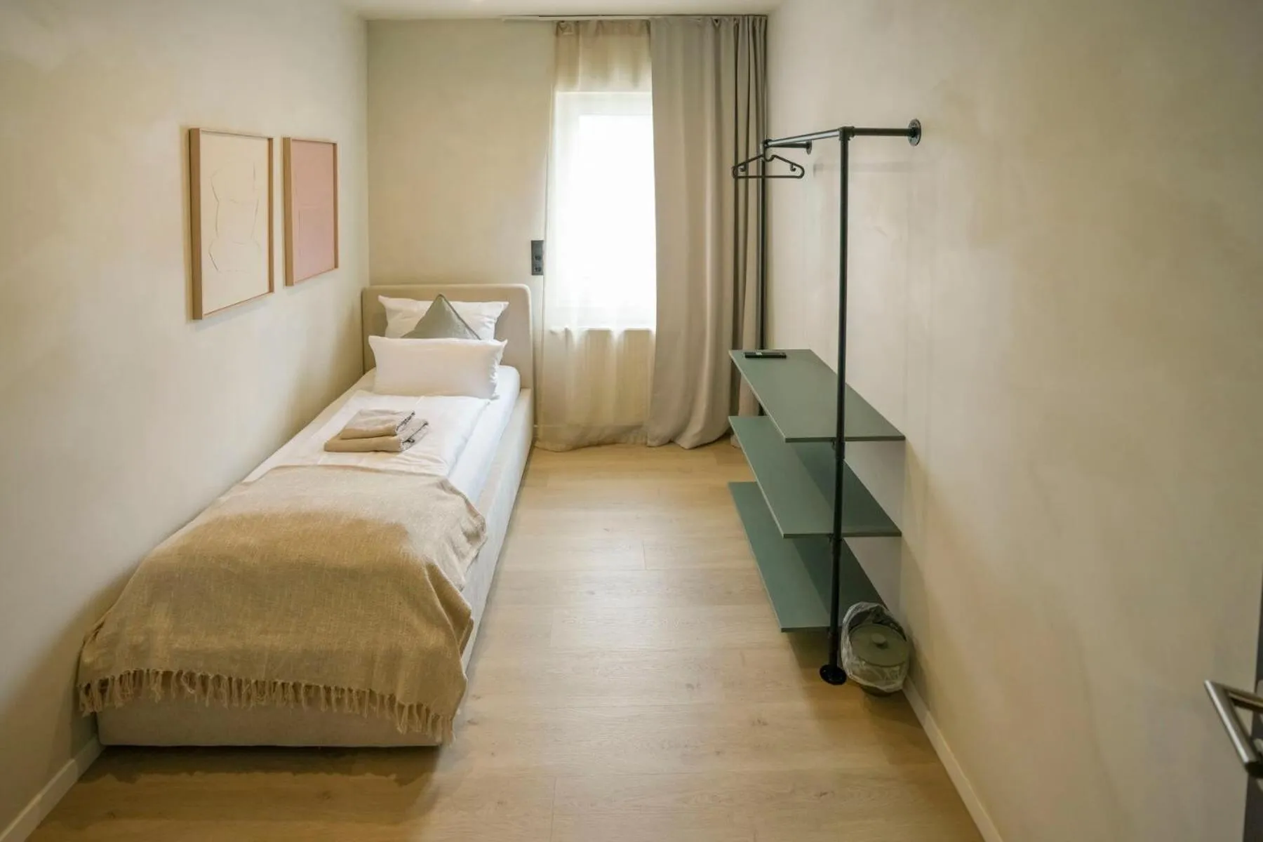 Bed in Hotel Weinhaus Kreuter