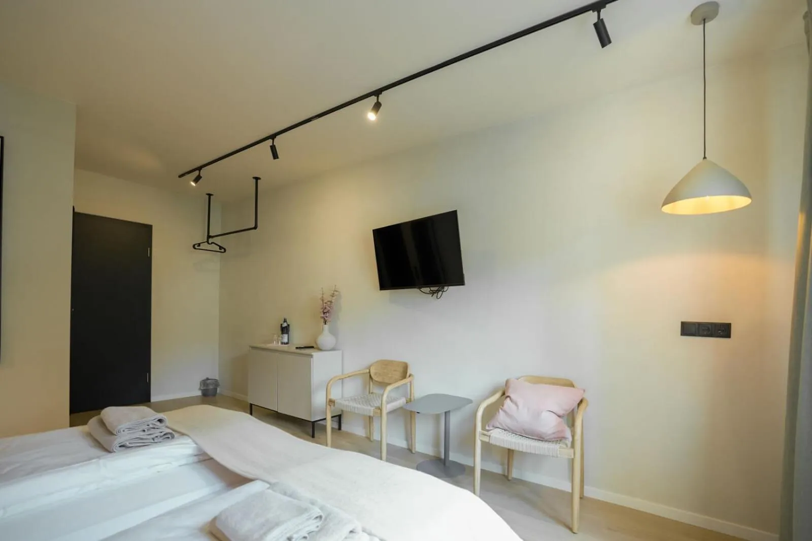 Bed in Hotel Weinhaus Kreuter