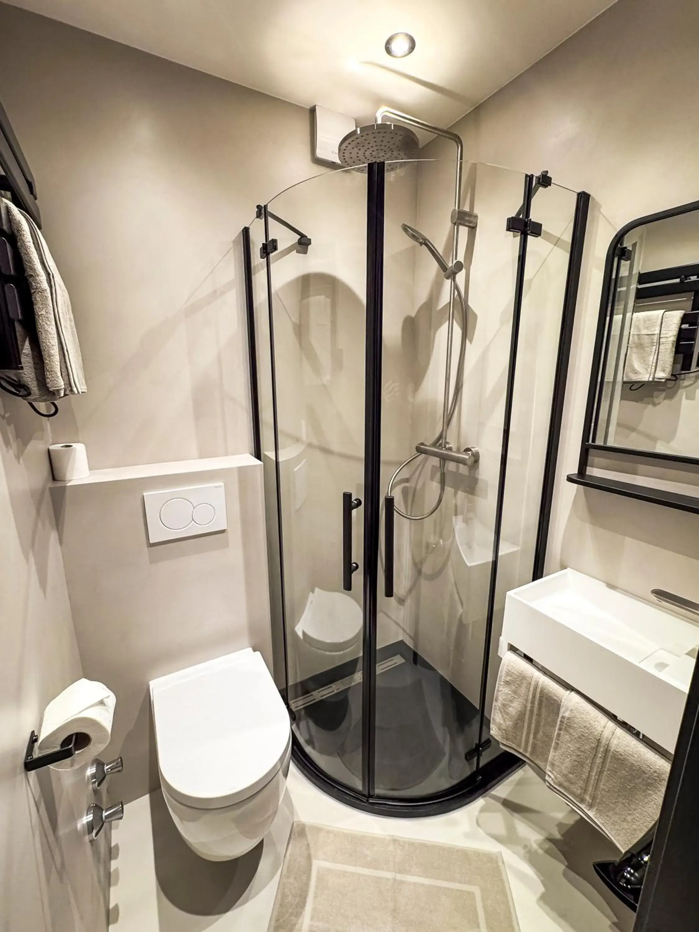 Double Room with Balcony in Hotel Weinhaus Kreuter Double Room with Balcony in Hotel Weinhaus Kreuter