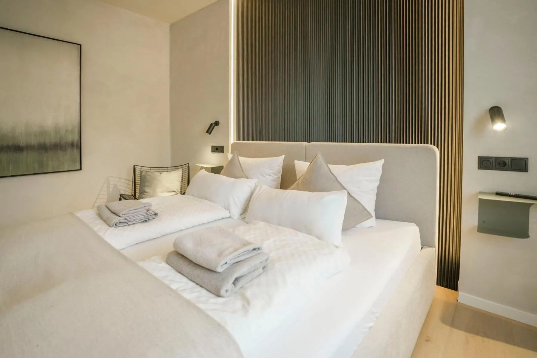 Bed in Hotel Weinhaus Kreuter