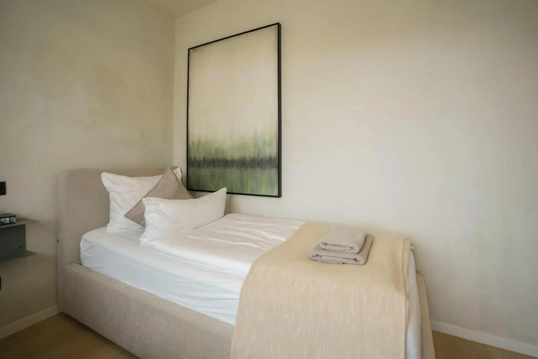 Bed in Hotel Weinhaus Kreuter