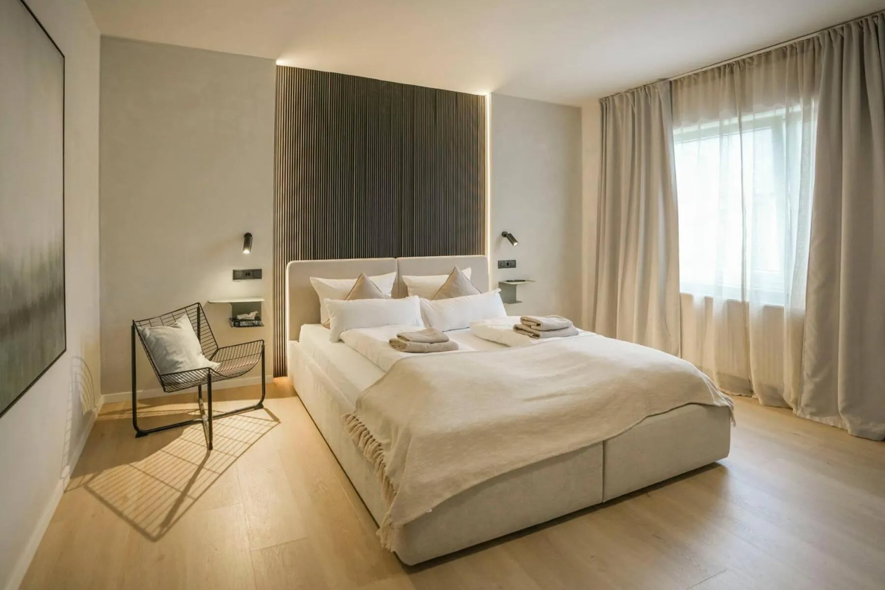 Bed in Hotel Weinhaus Kreuter