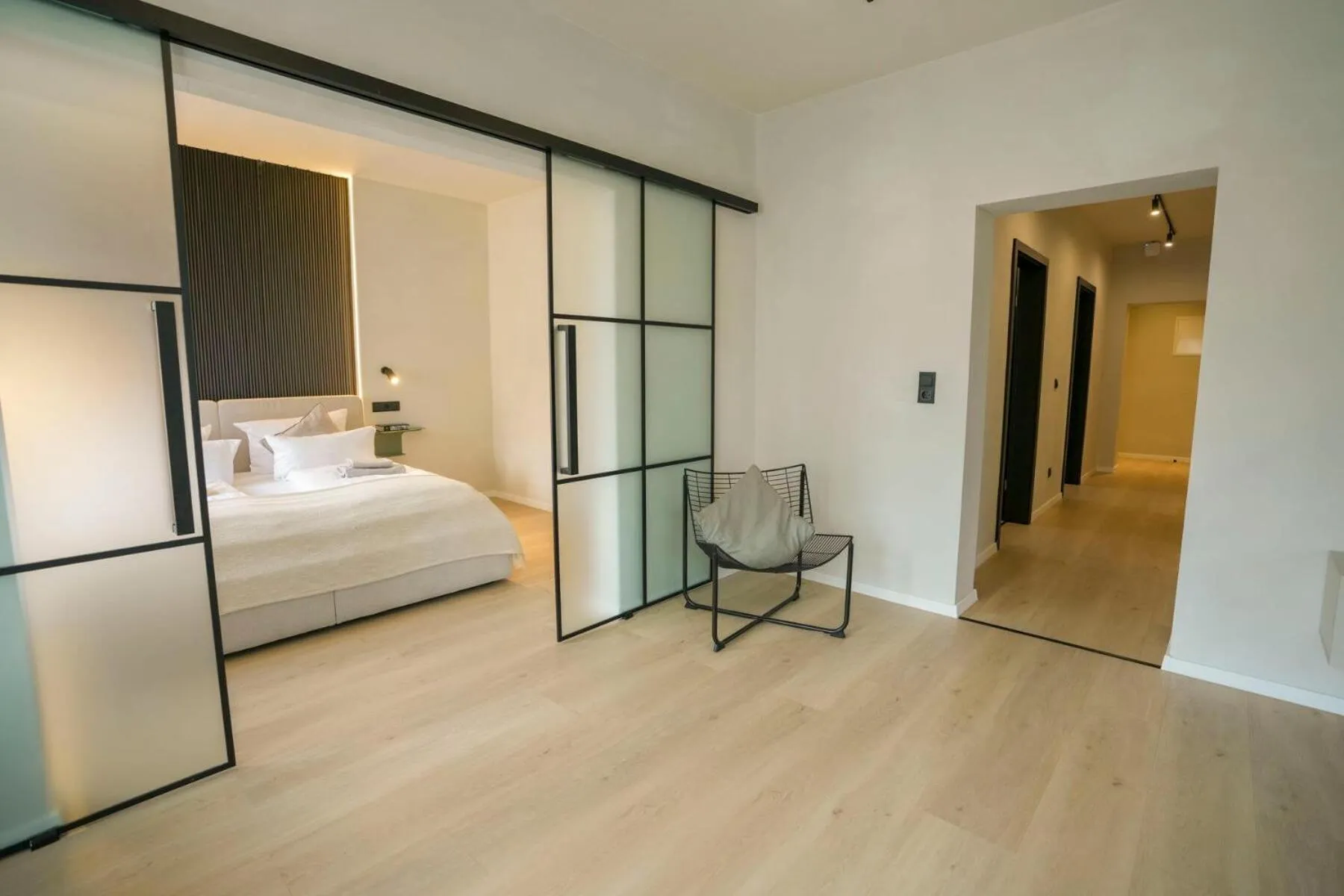 Bed in Hotel Weinhaus Kreuter