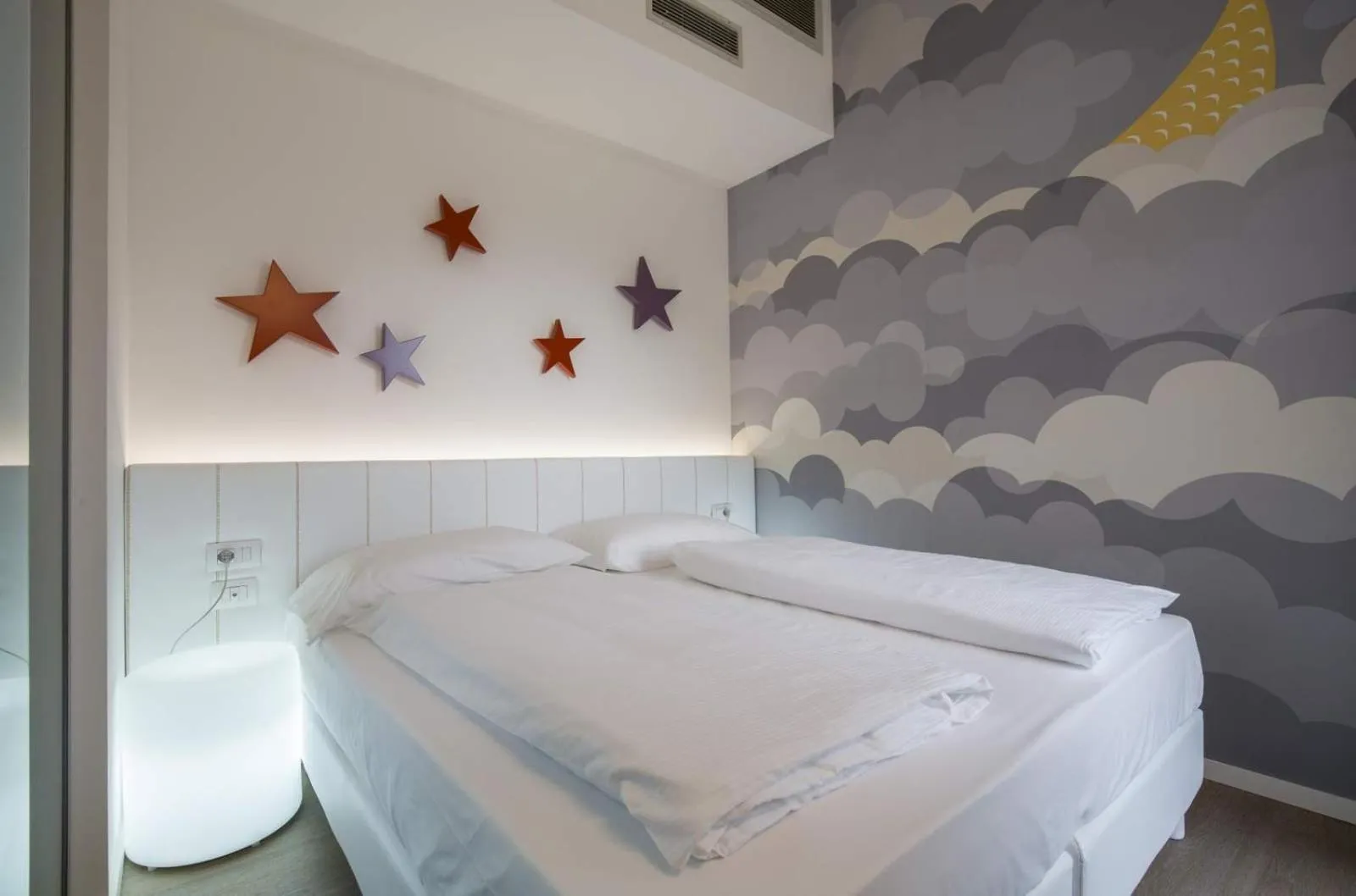 Bed in Holiday IV Gardan