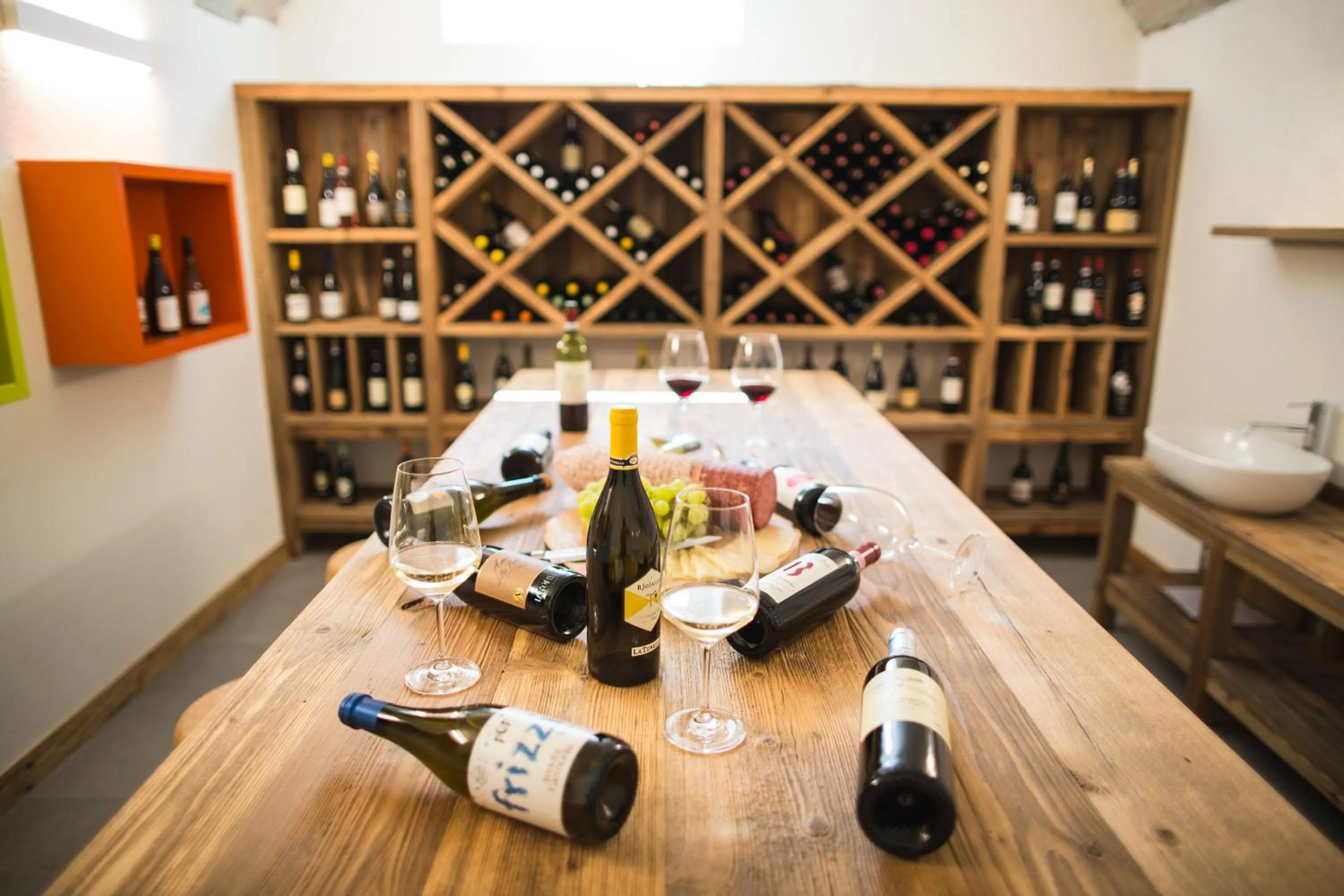 Drinks in Holiday IV Gardan