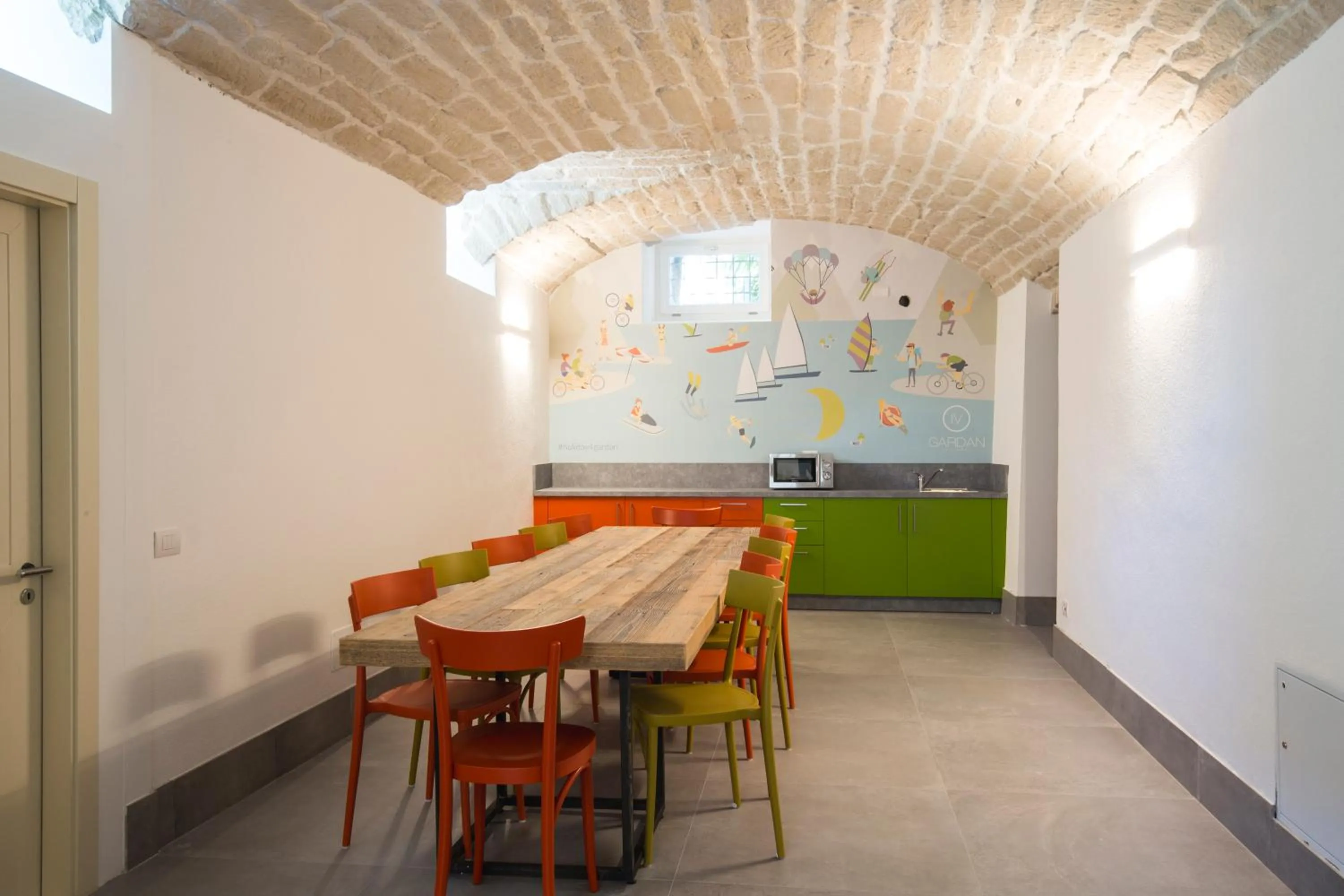 Communal kitchen in Holiday IV Gardan