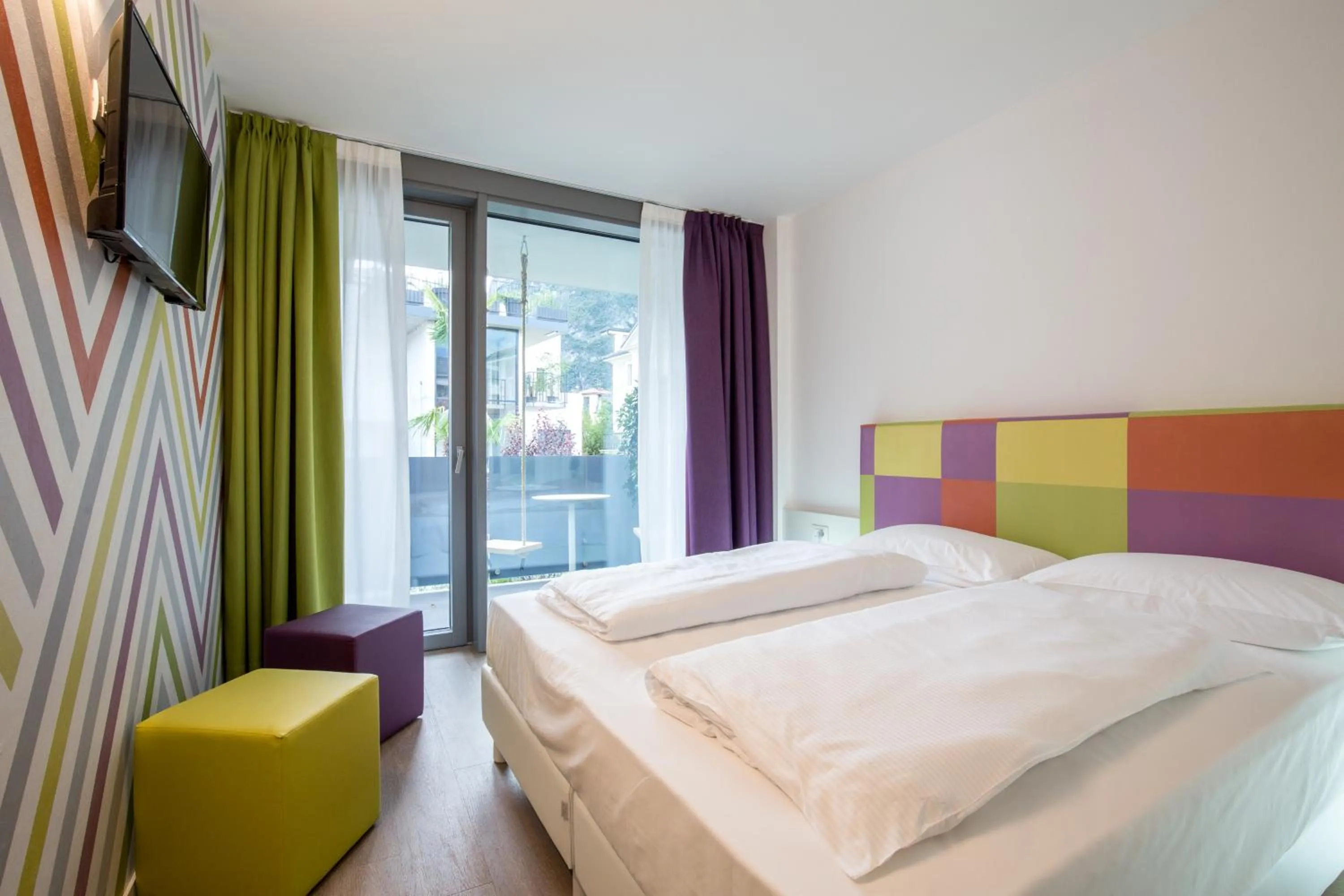 Balcony/Terrace, Bed in Holiday IV Gardan