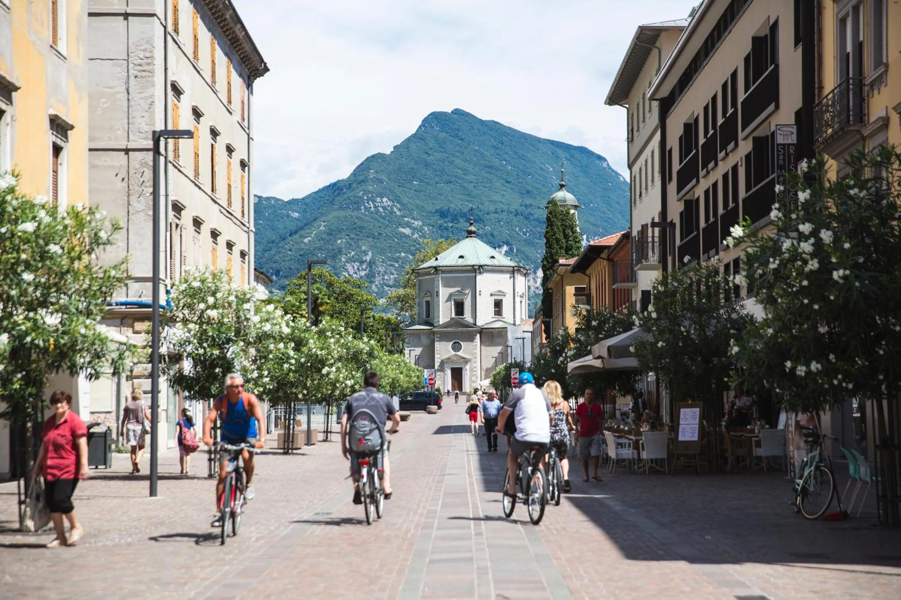 Neighbourhood in Holiday IV Gardan