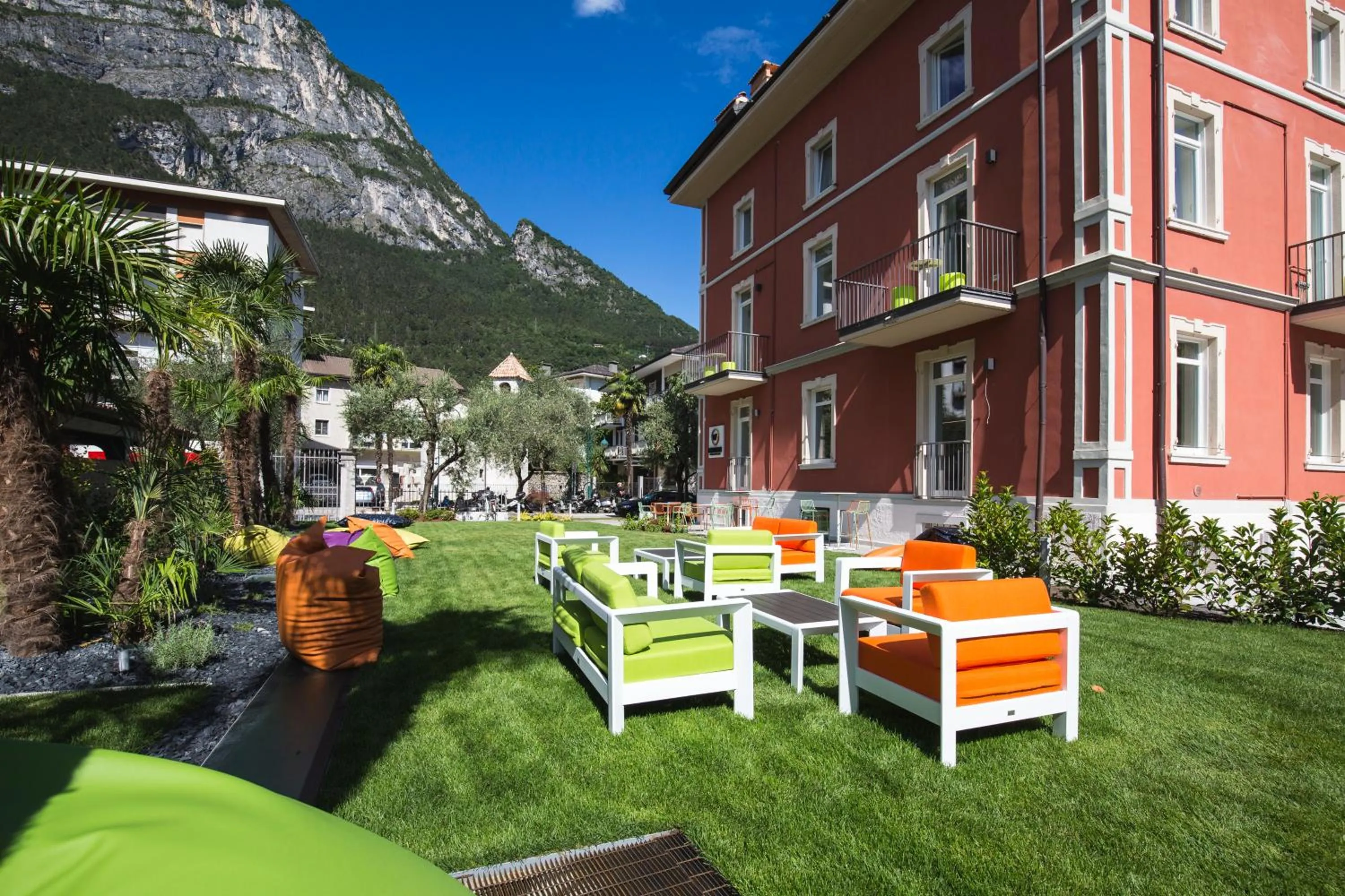 Garden in Holiday IV Gardan