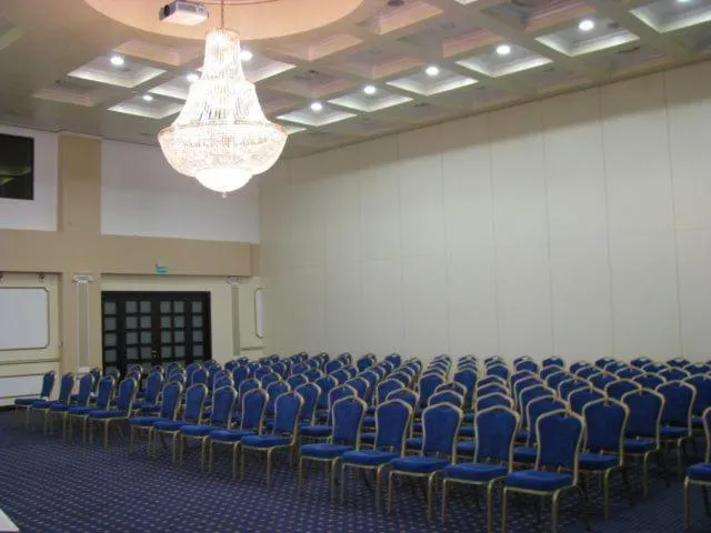 Business facilities in Hotel Rapsodia City Center
