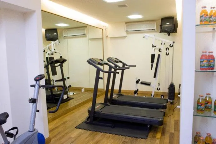 Fitness centre/facilities in Lafayette Hotel