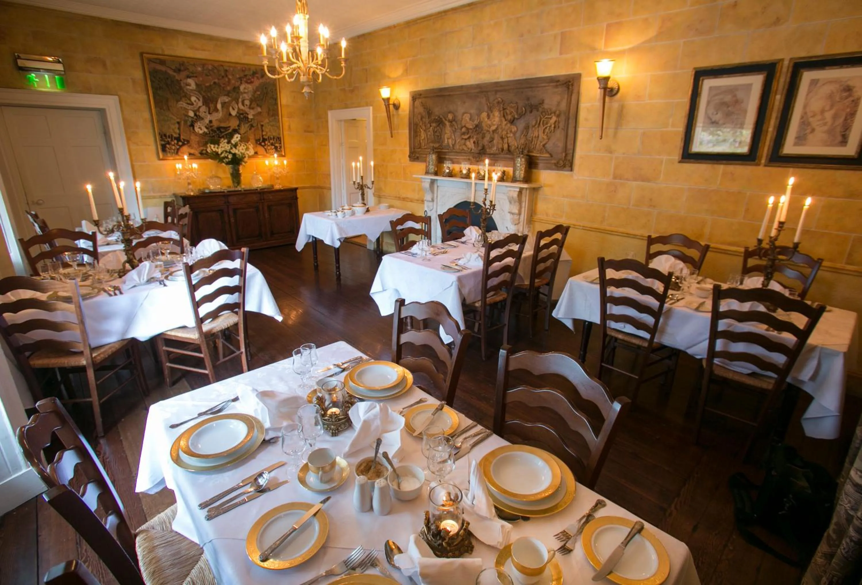 Dining area in Raheen House Hotel