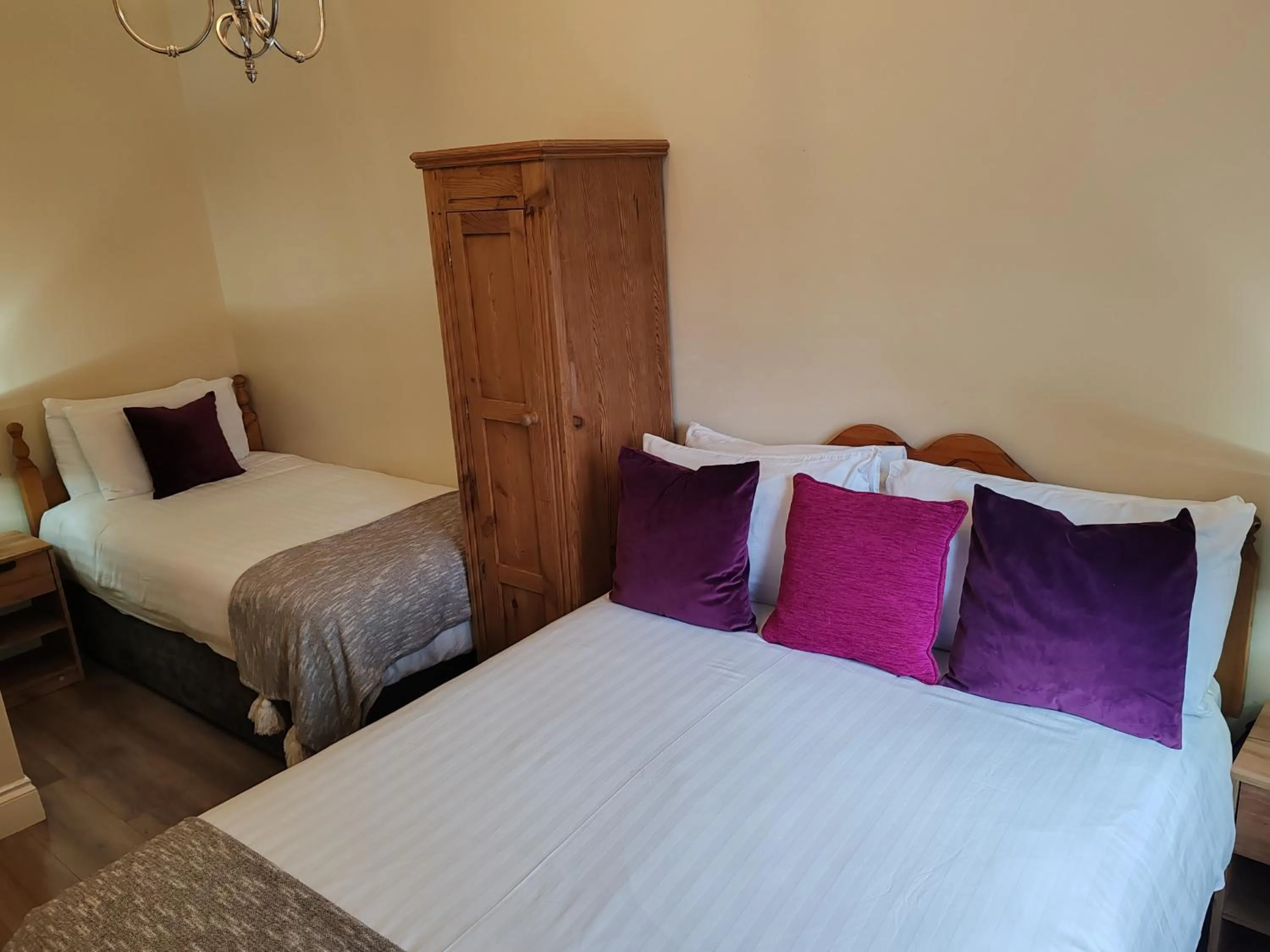 Bedroom, Bed in Raheen House Hotel