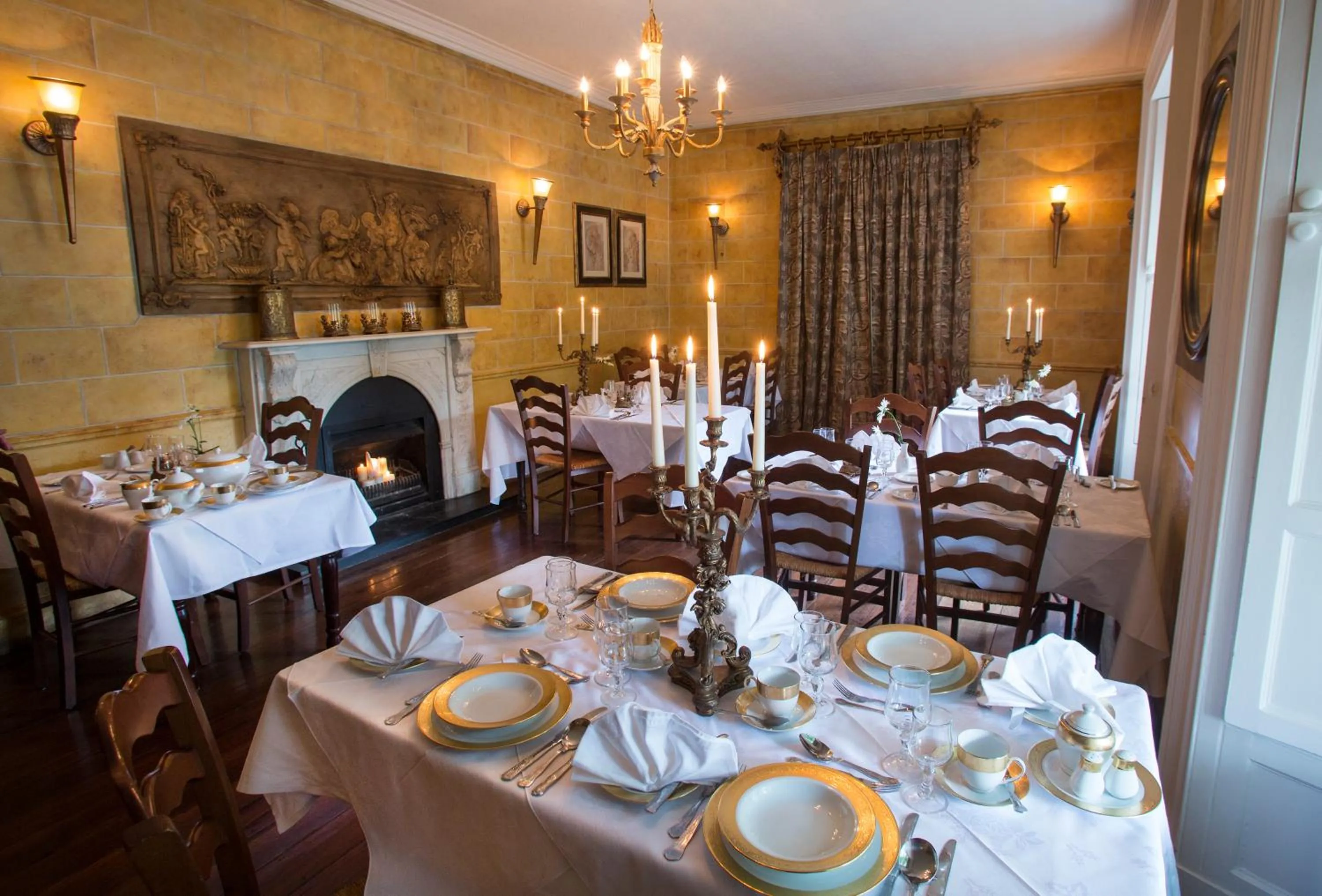 Dining area in Raheen House Hotel