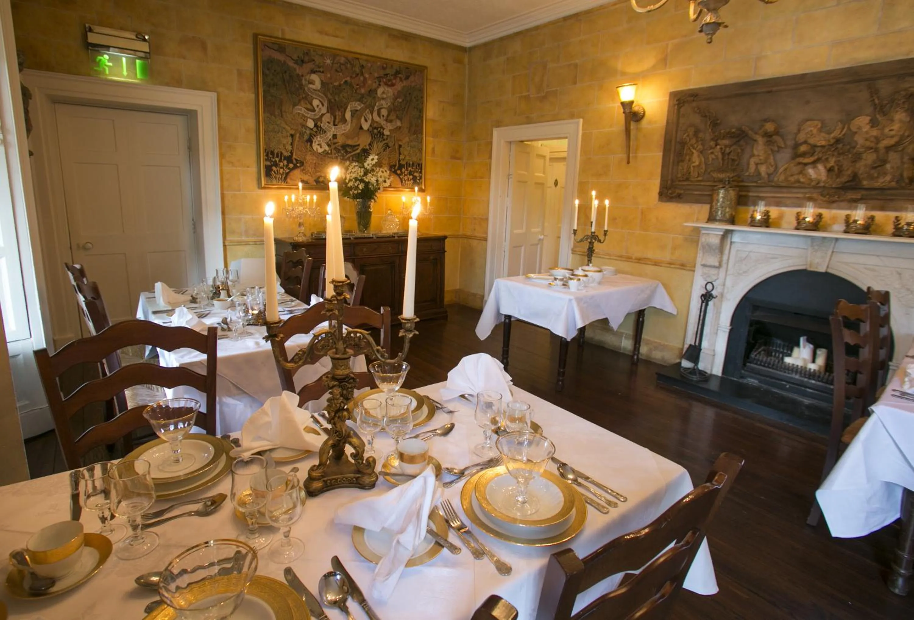 Restaurant/places to eat in Raheen House Hotel