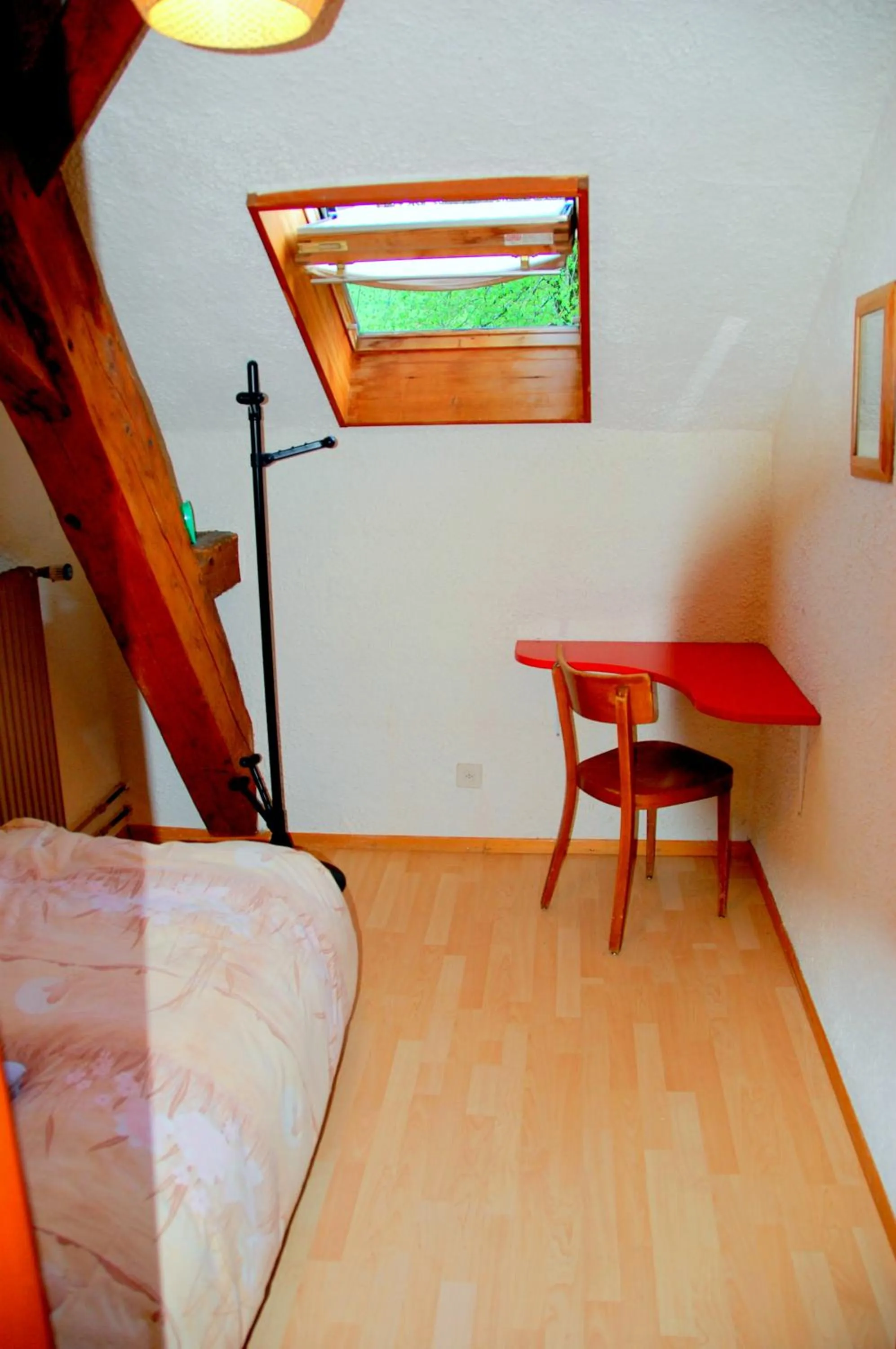Bedroom, Bed in Hôtel de l'ours