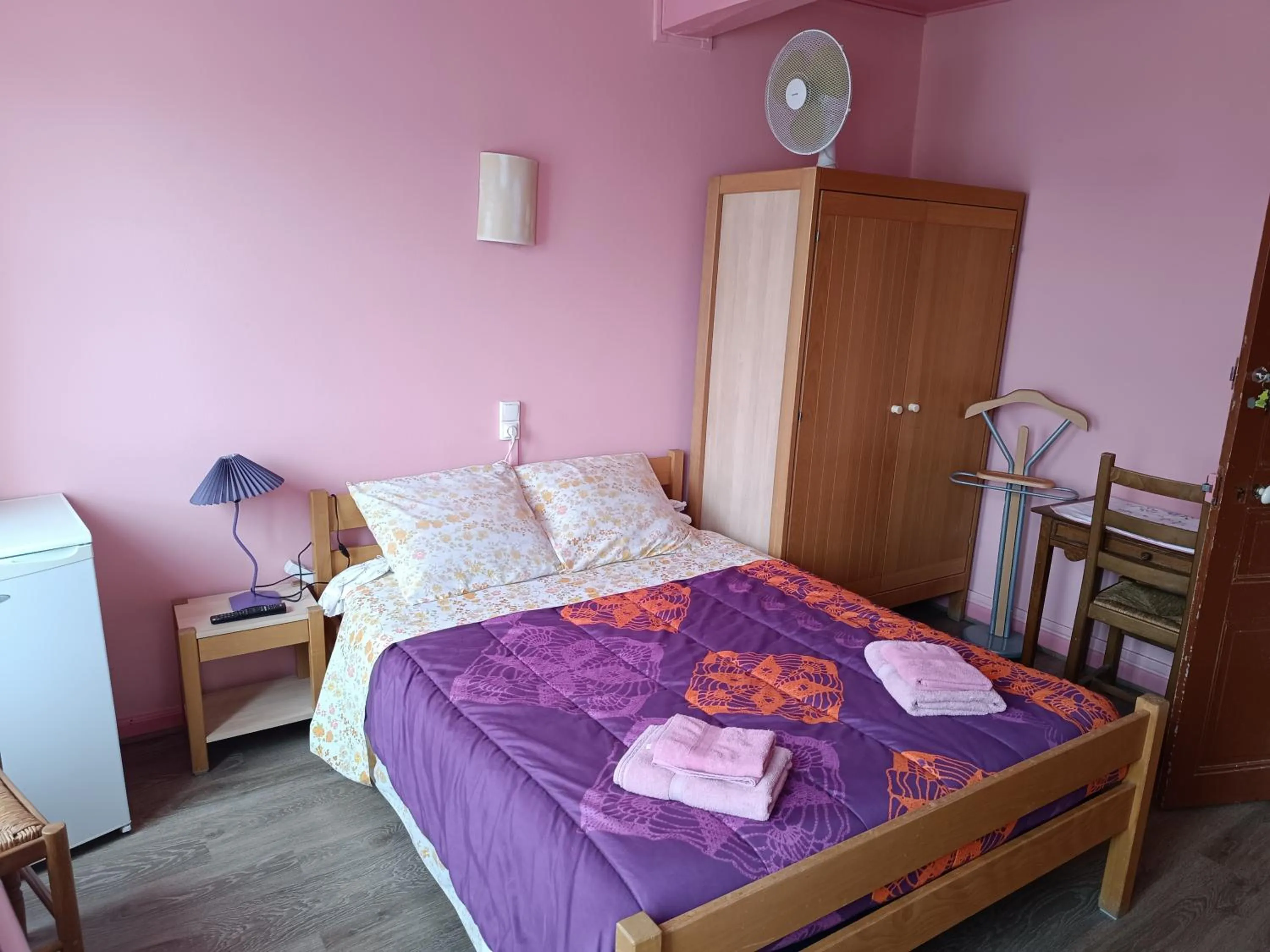 Bed in Auberge Du Bon Coin