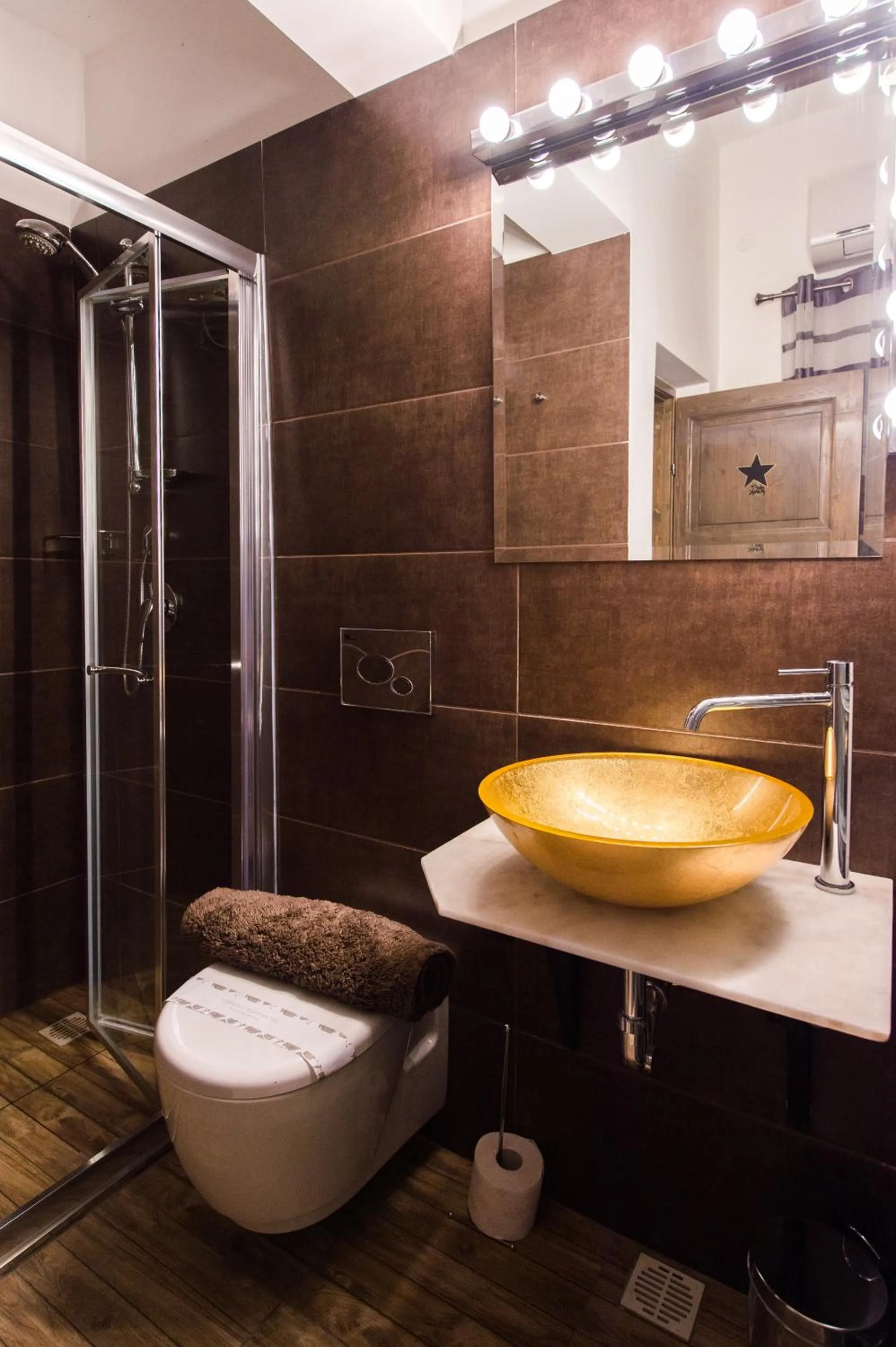 Shower in Backstage Boutique Music Themed Townhouse