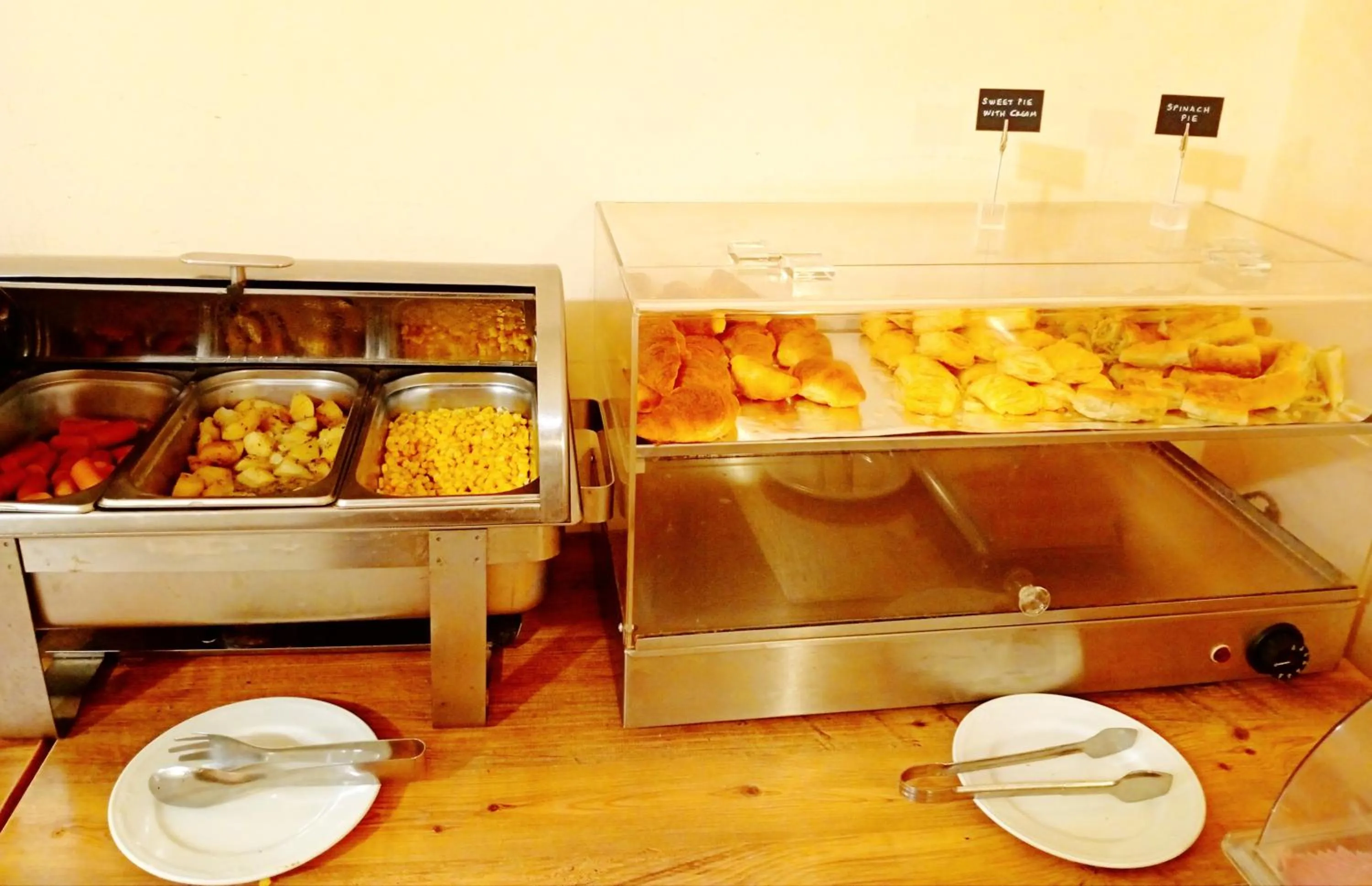 Breakfast in Alexiou Hotel