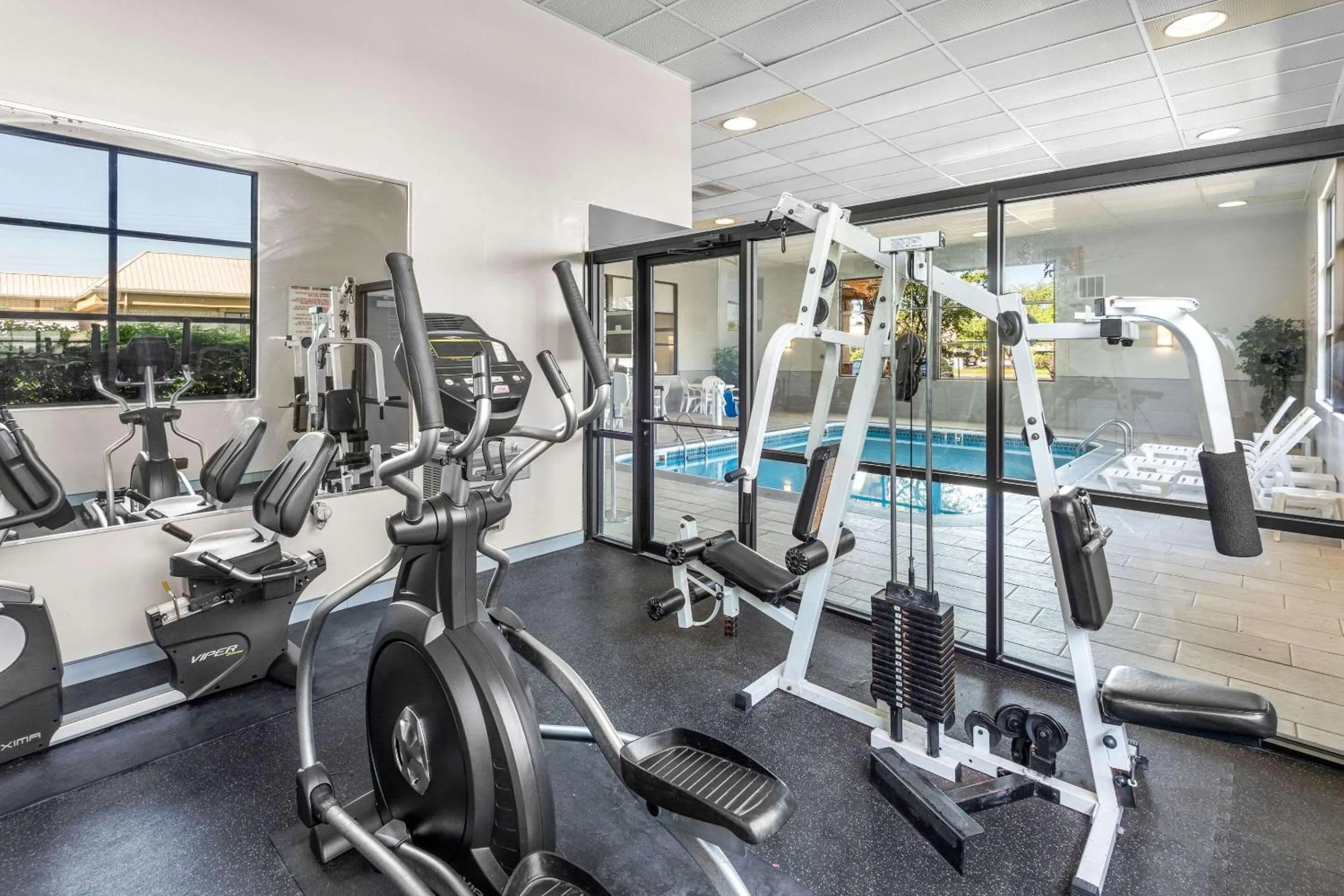 Fitness centre/facilities in Clarion Inn & Suites Indianapolis Northwest