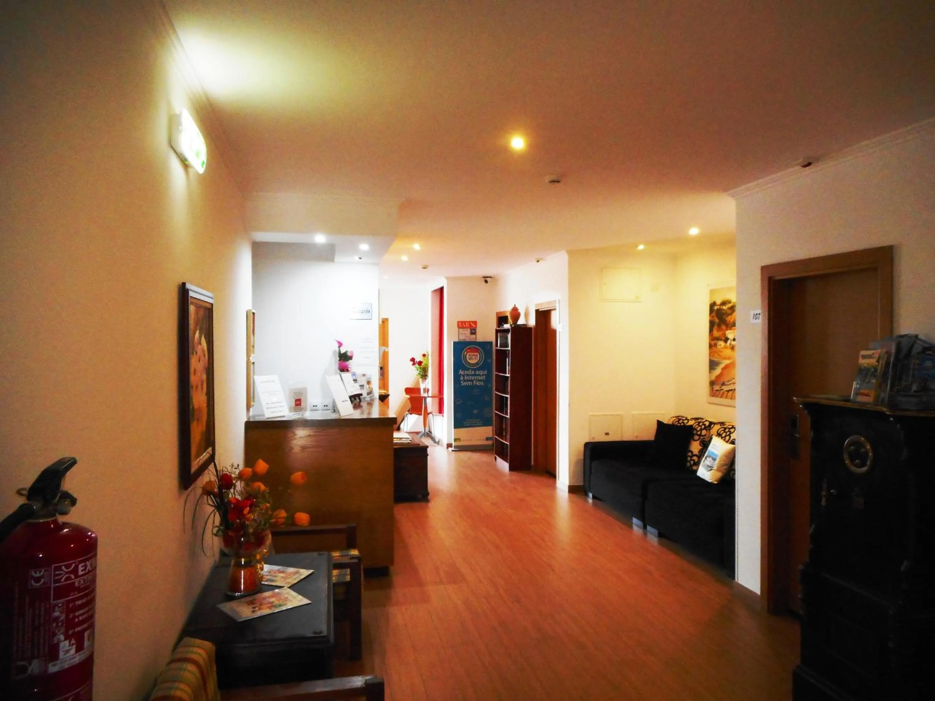 Lobby or reception in Agua Marinha ROSA- Hotel