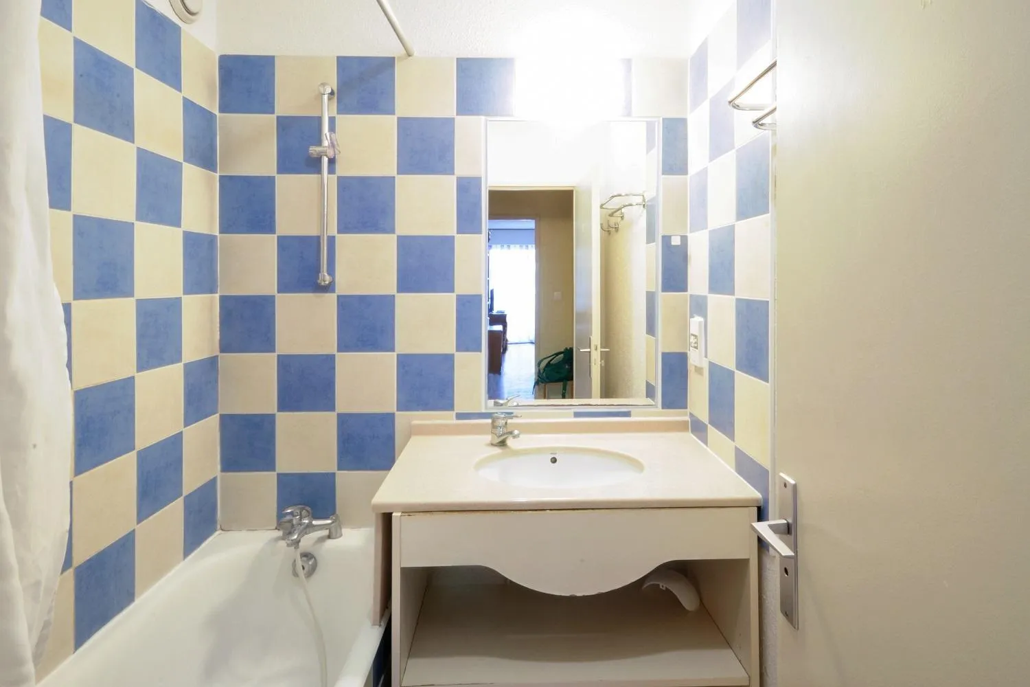 Shower in Holidays Hyères