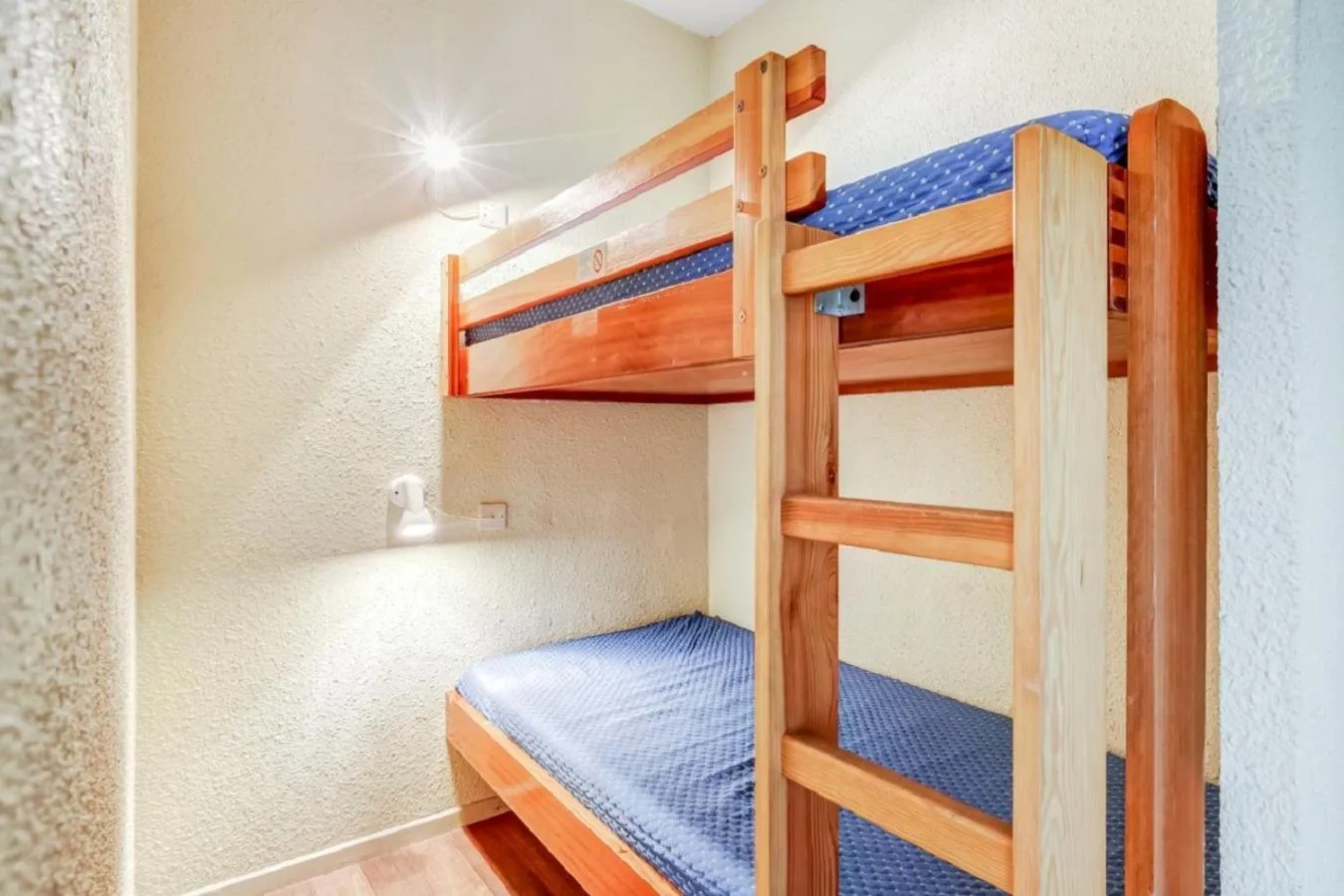 Bedroom, Bed in Holidays Hyères