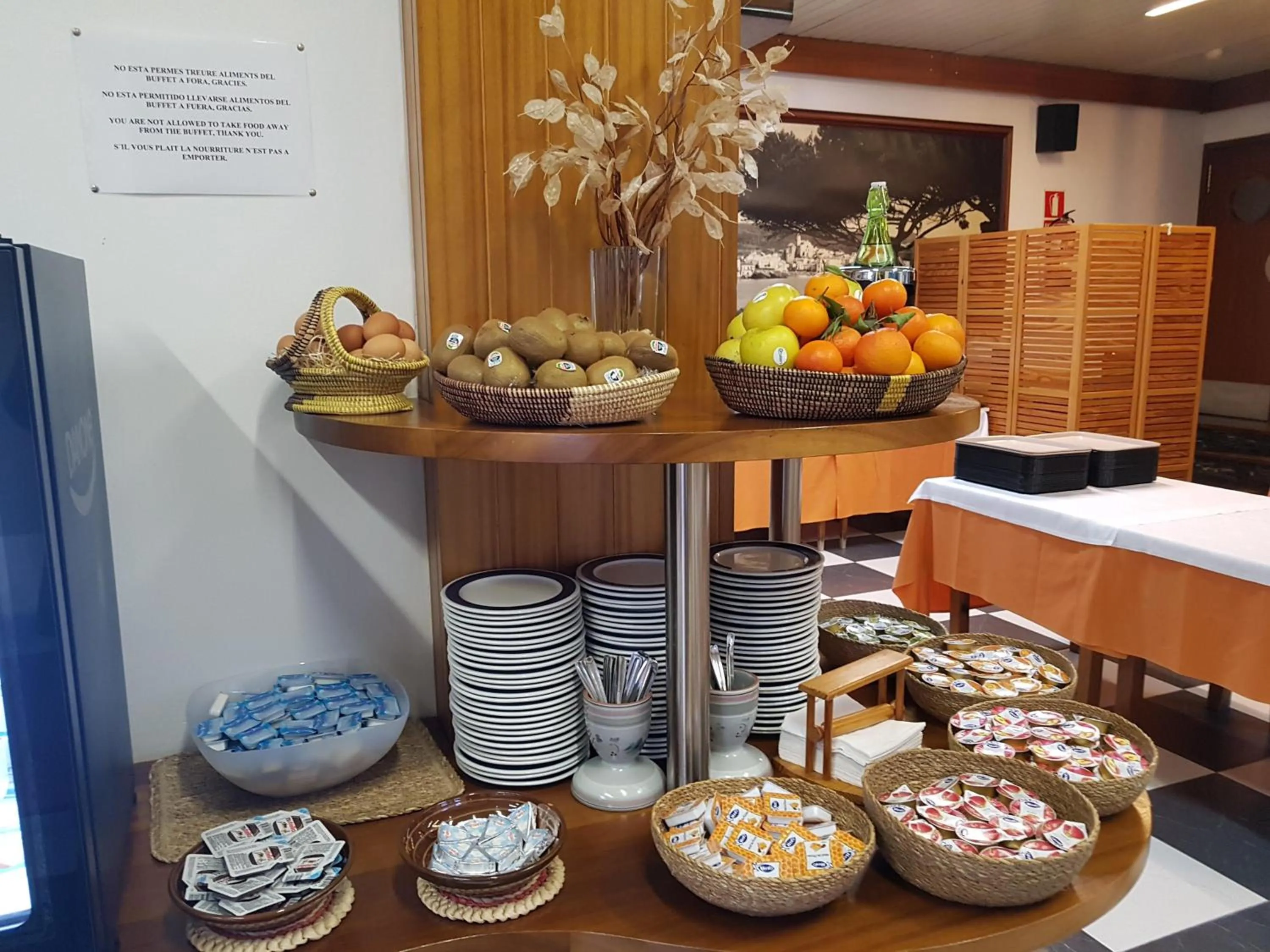 Breakfast in Hotel S´Aguarda