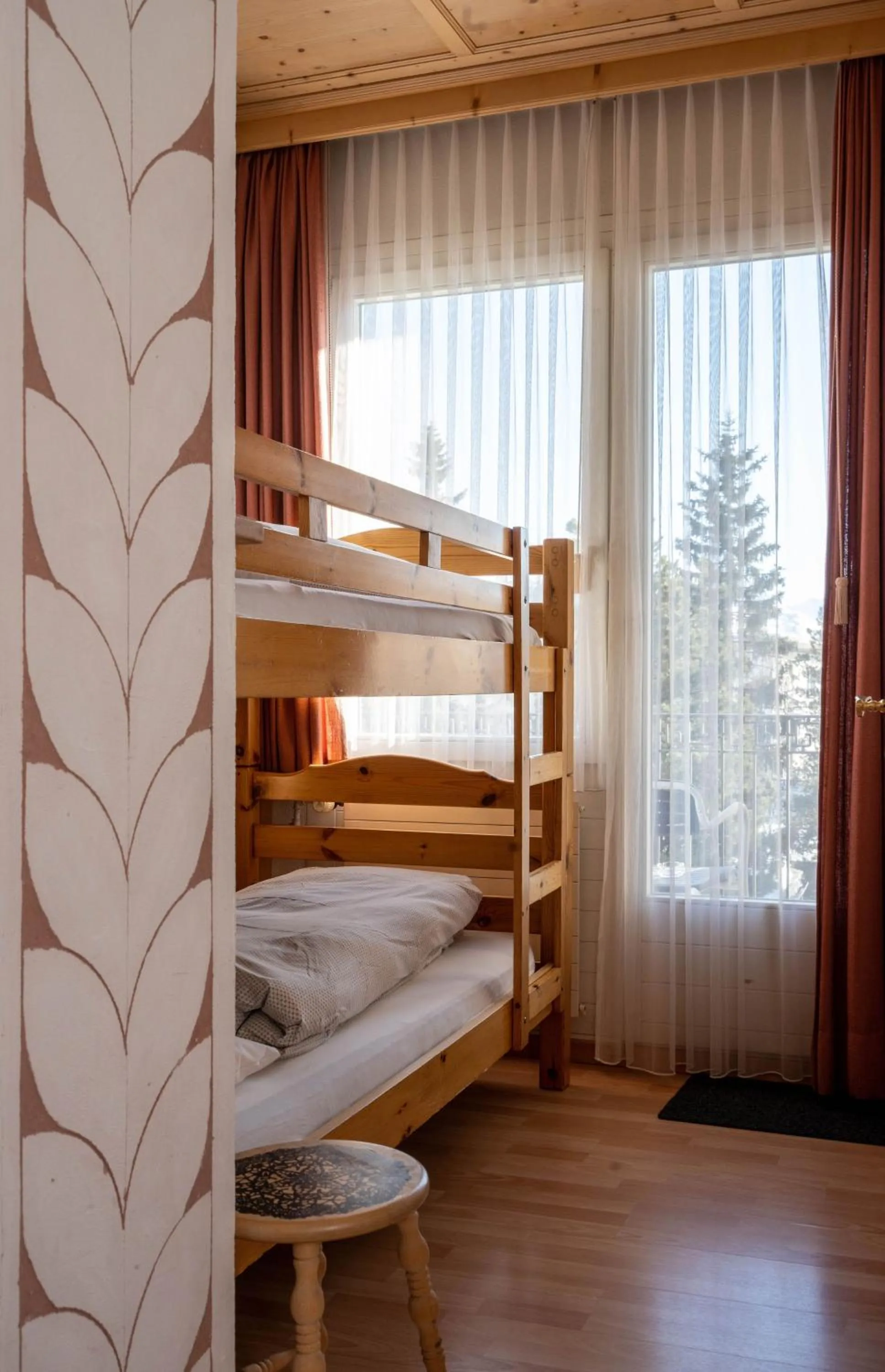 bunk bed, Bed in Hotel Bären