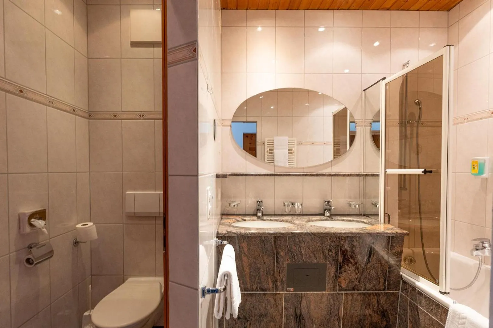 Bathroom in Hotel Bären