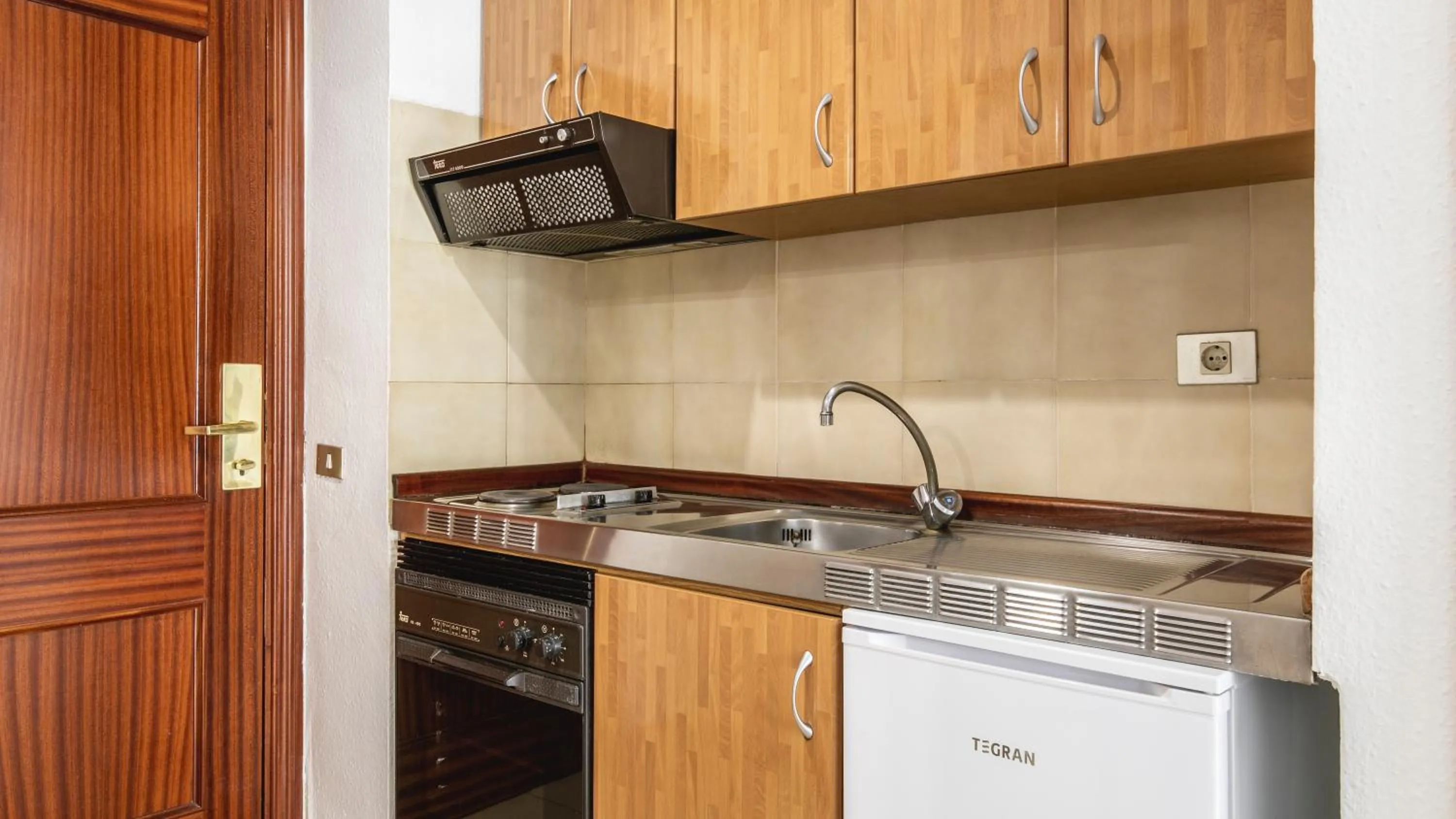 Kitchen or kitchenette in Be Smart Florida Plaza