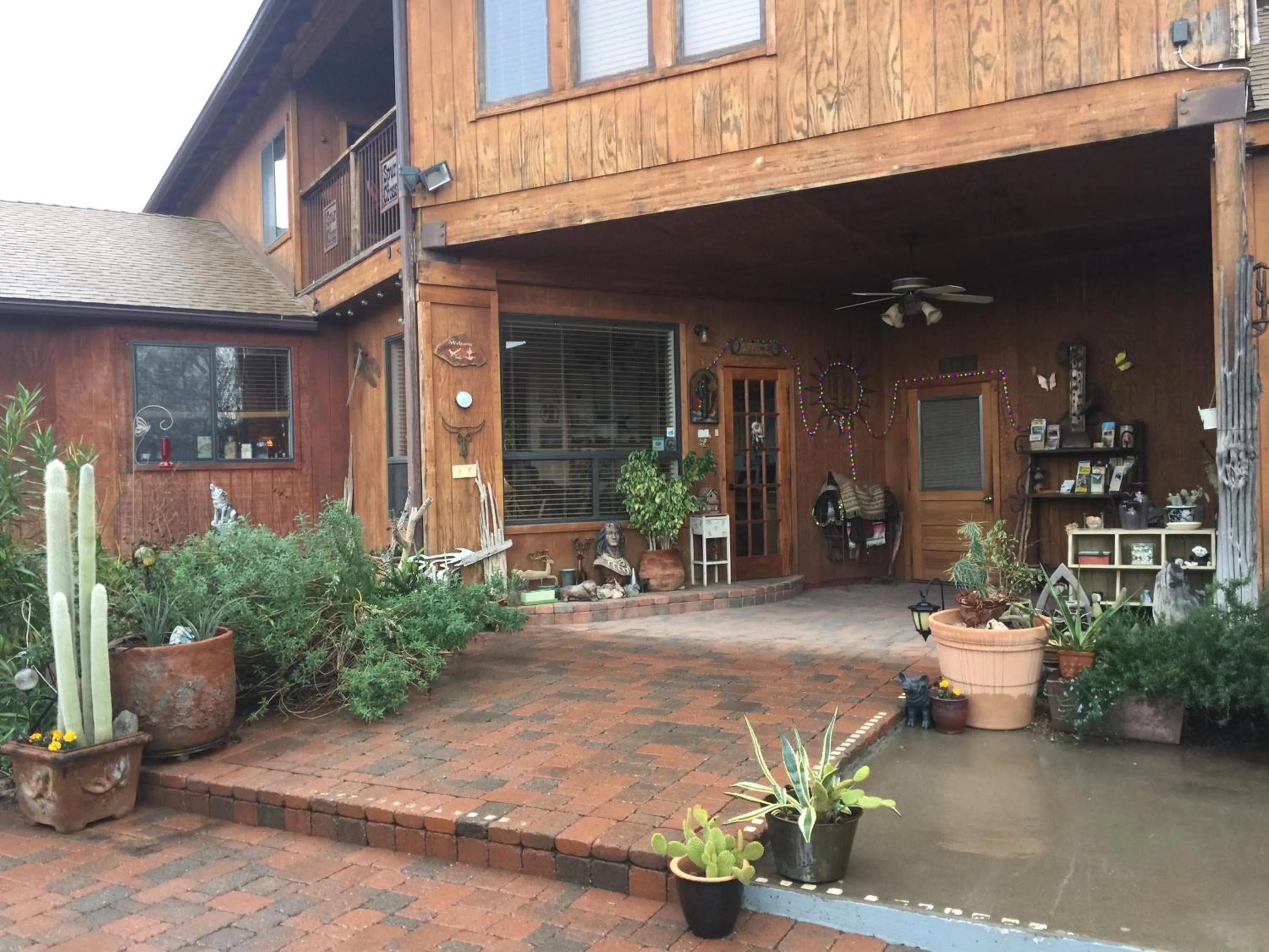 Facade/entrance in Spur Cross Inn