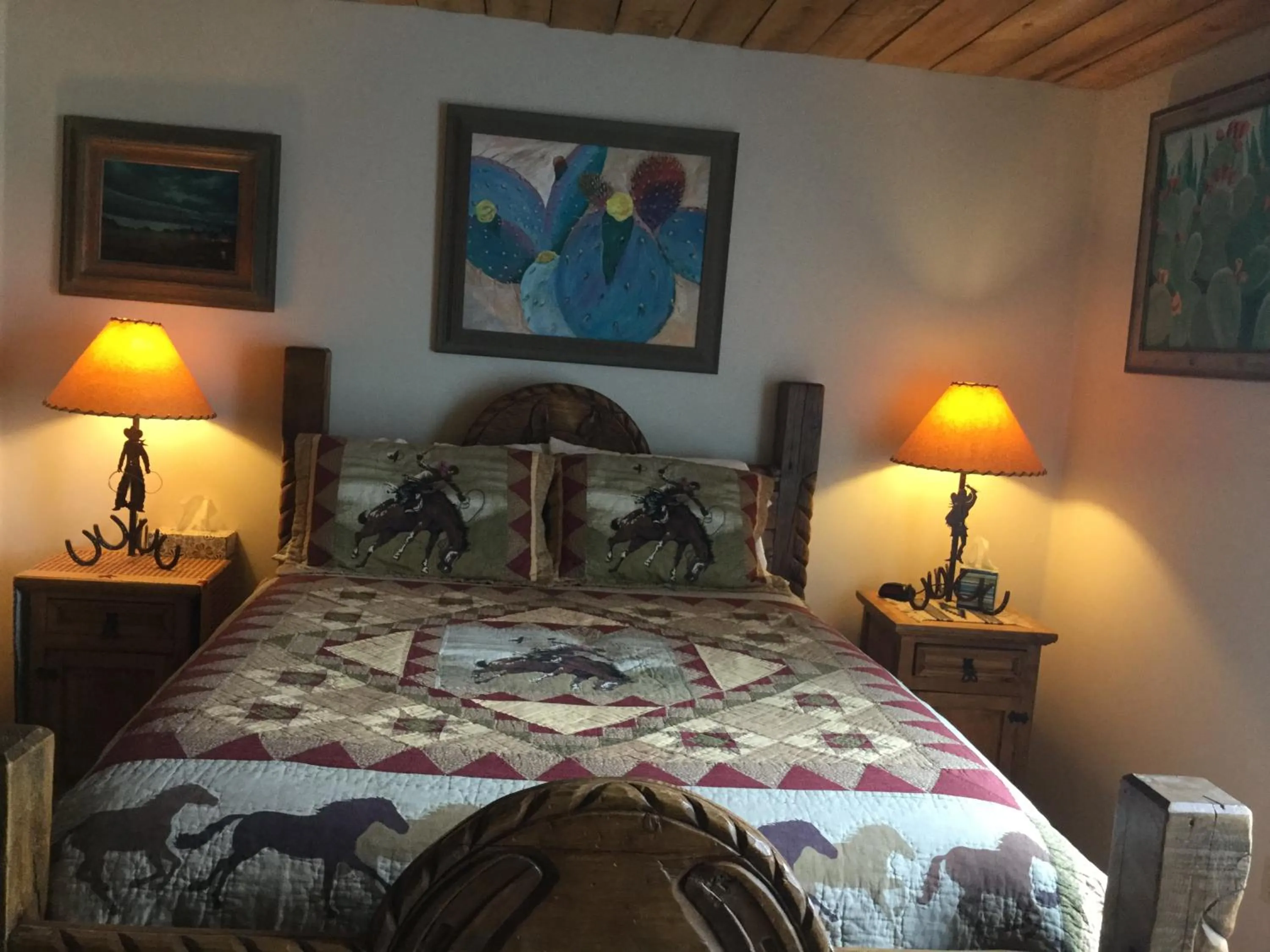 Bed in Spur Cross Inn