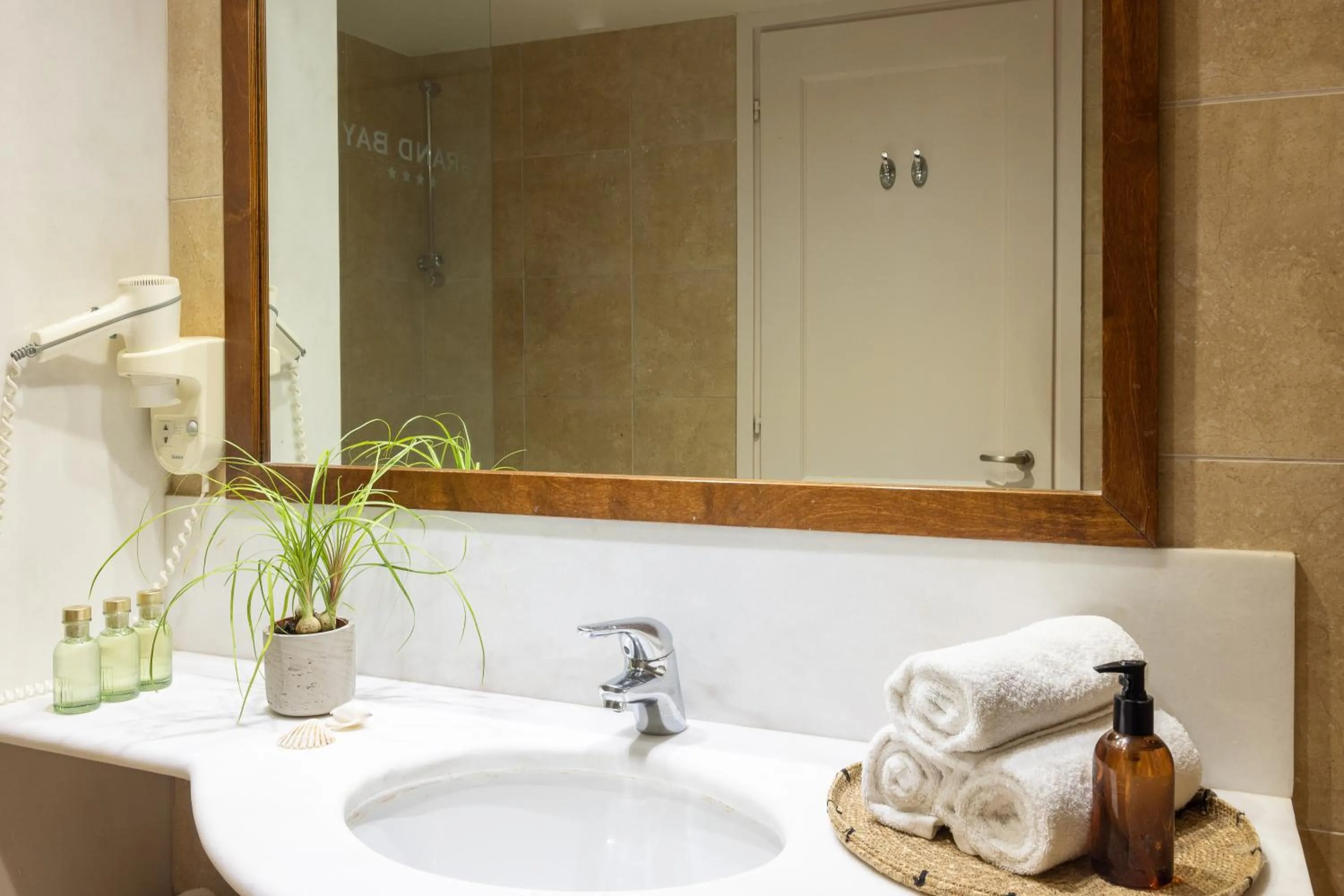 Bathroom in Giannoulis - Grand Bay Beach Resort (Exclusive Adults Only)