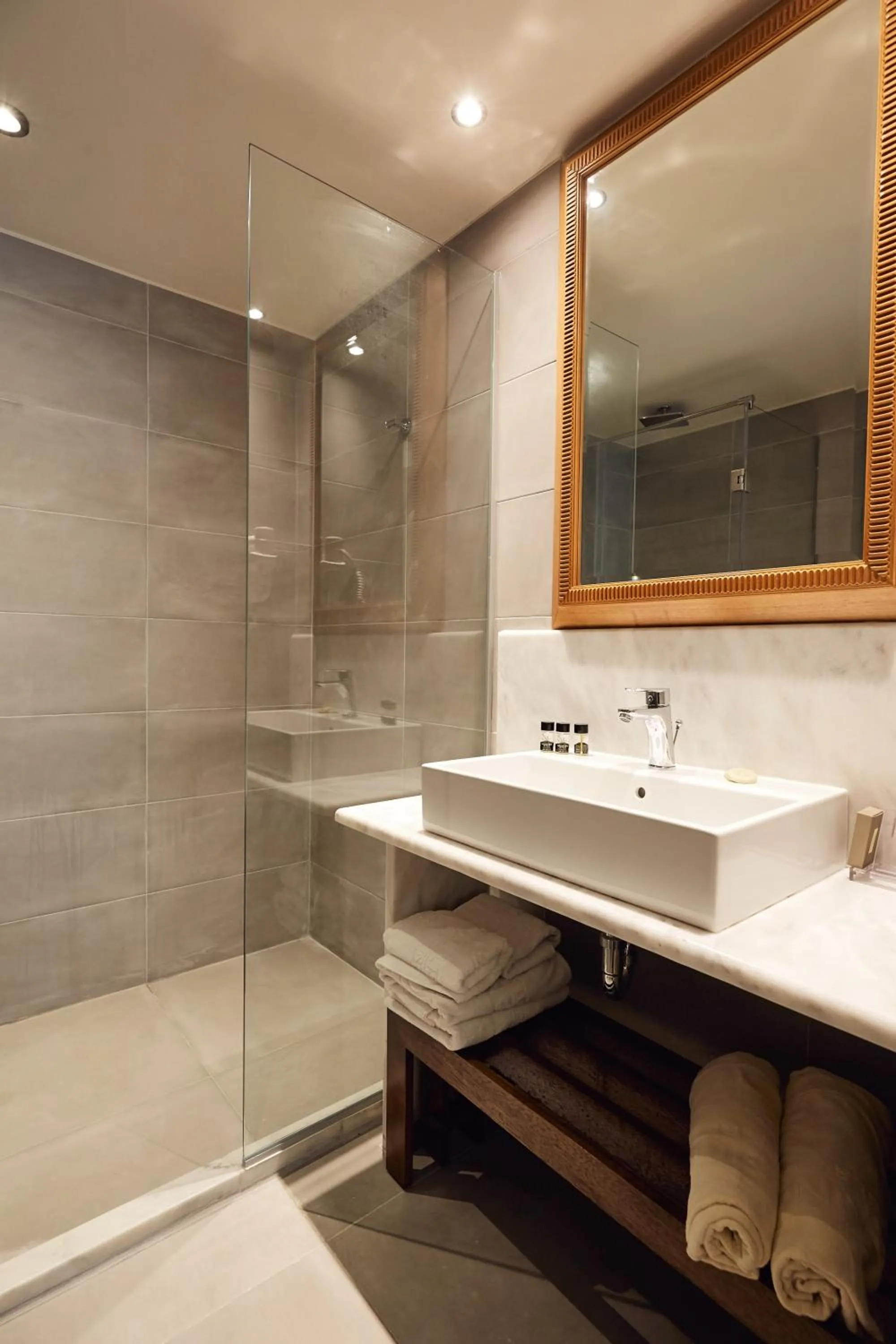 Shower in Giannoulis - Grand Bay Beach Resort (Exclusive Adults Only)