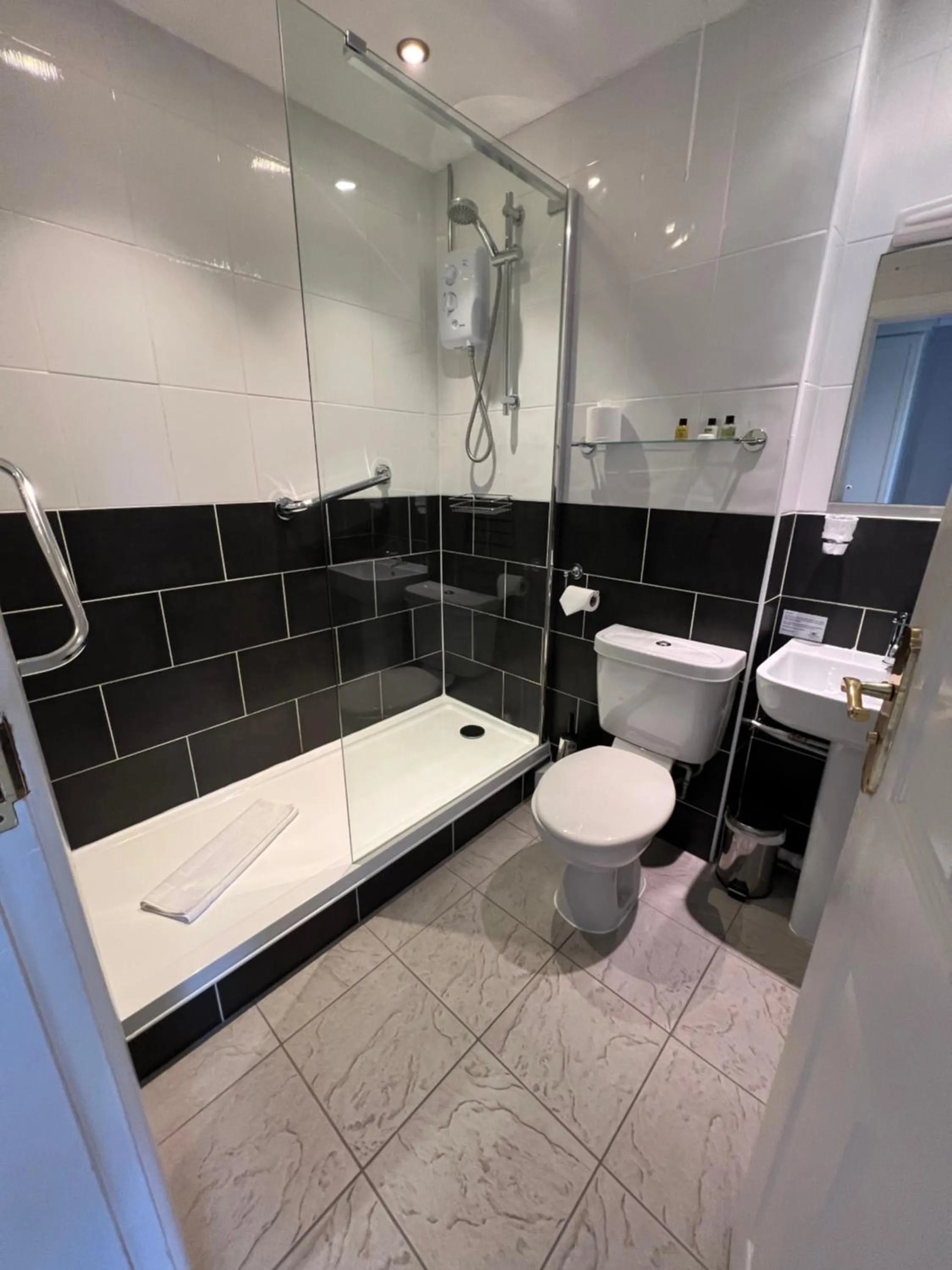 Bathroom in Stirk House Hotel