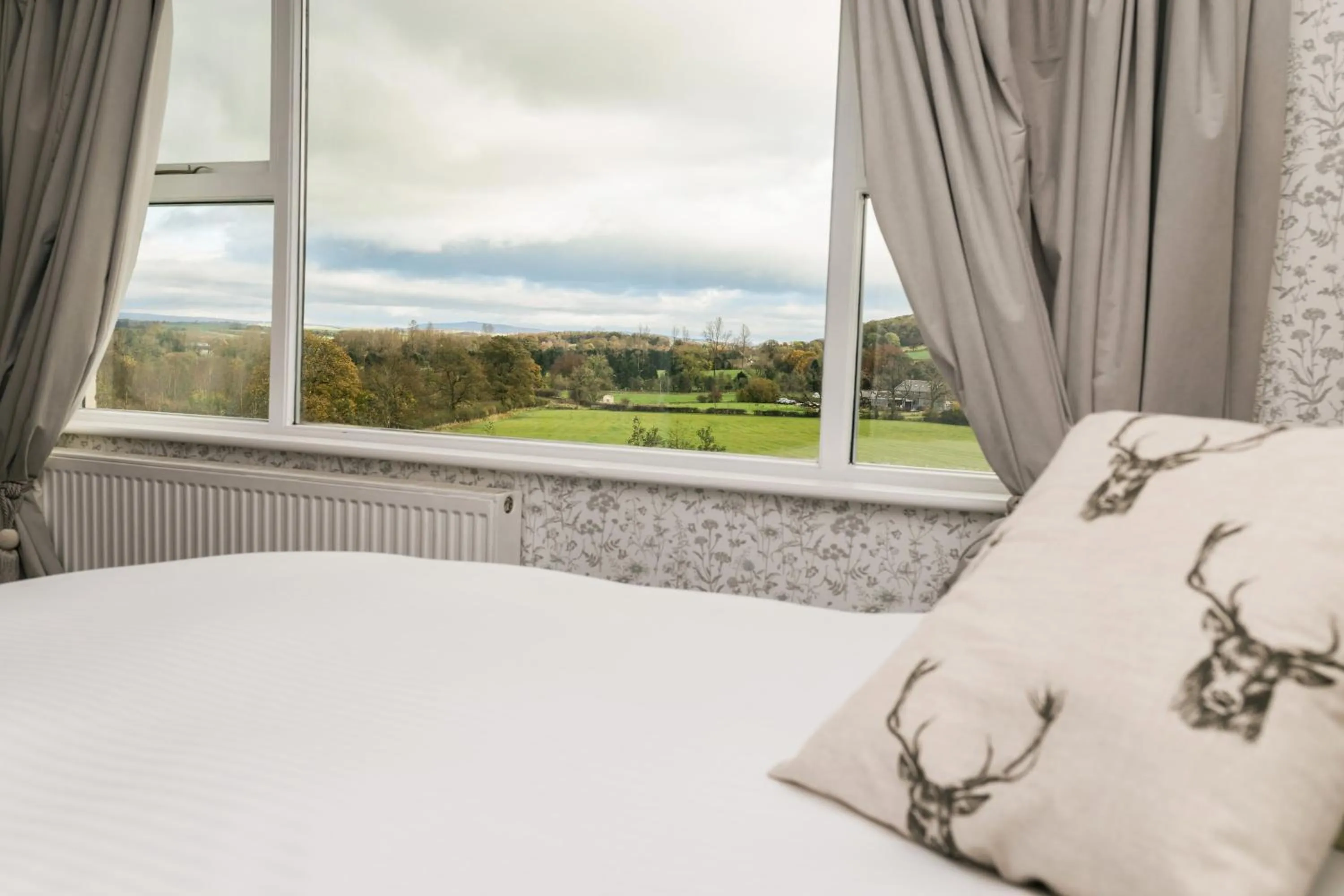 Natural landscape, Bed in Stirk House Hotel