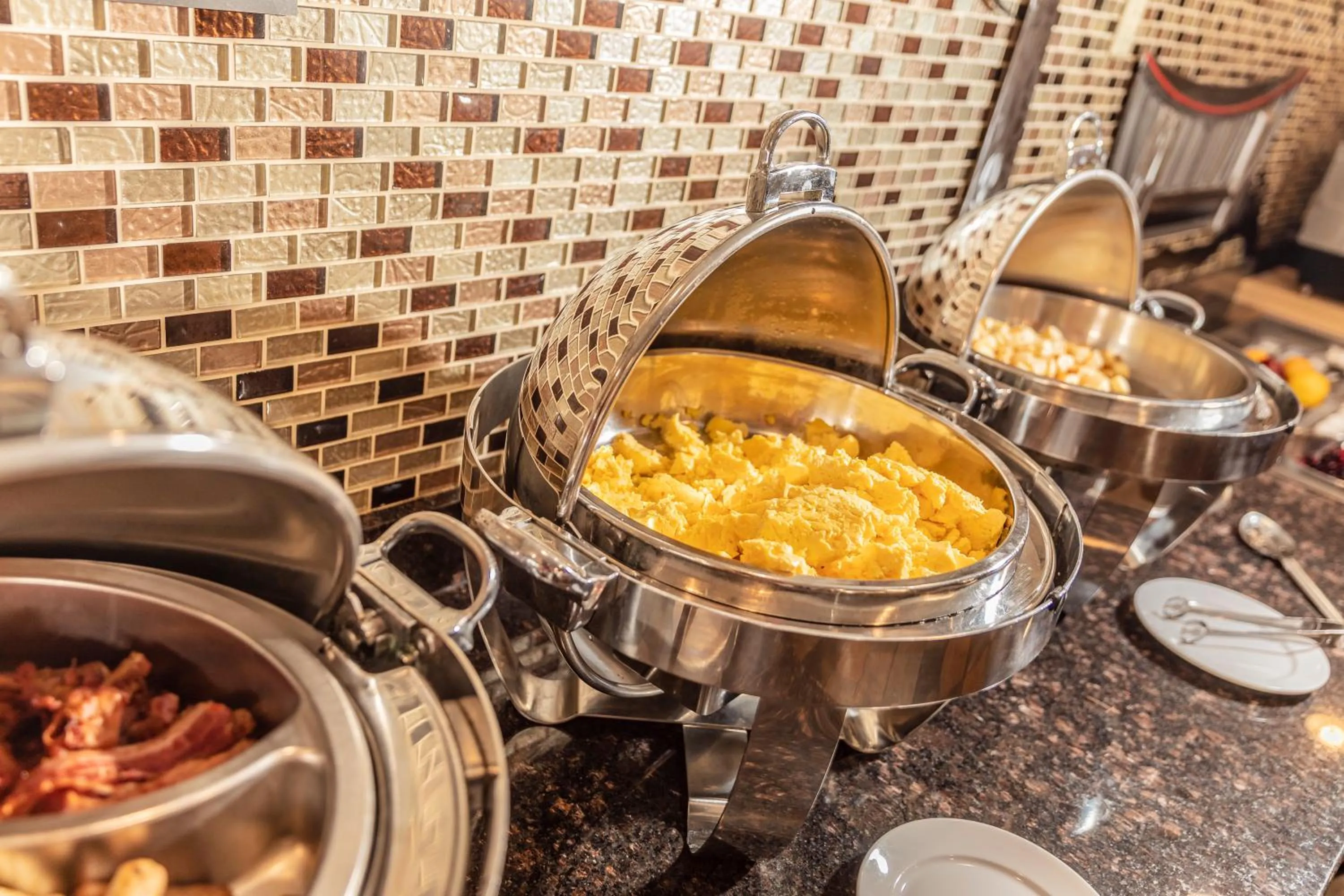 Food in Service Plus Inns and Suites Calgary