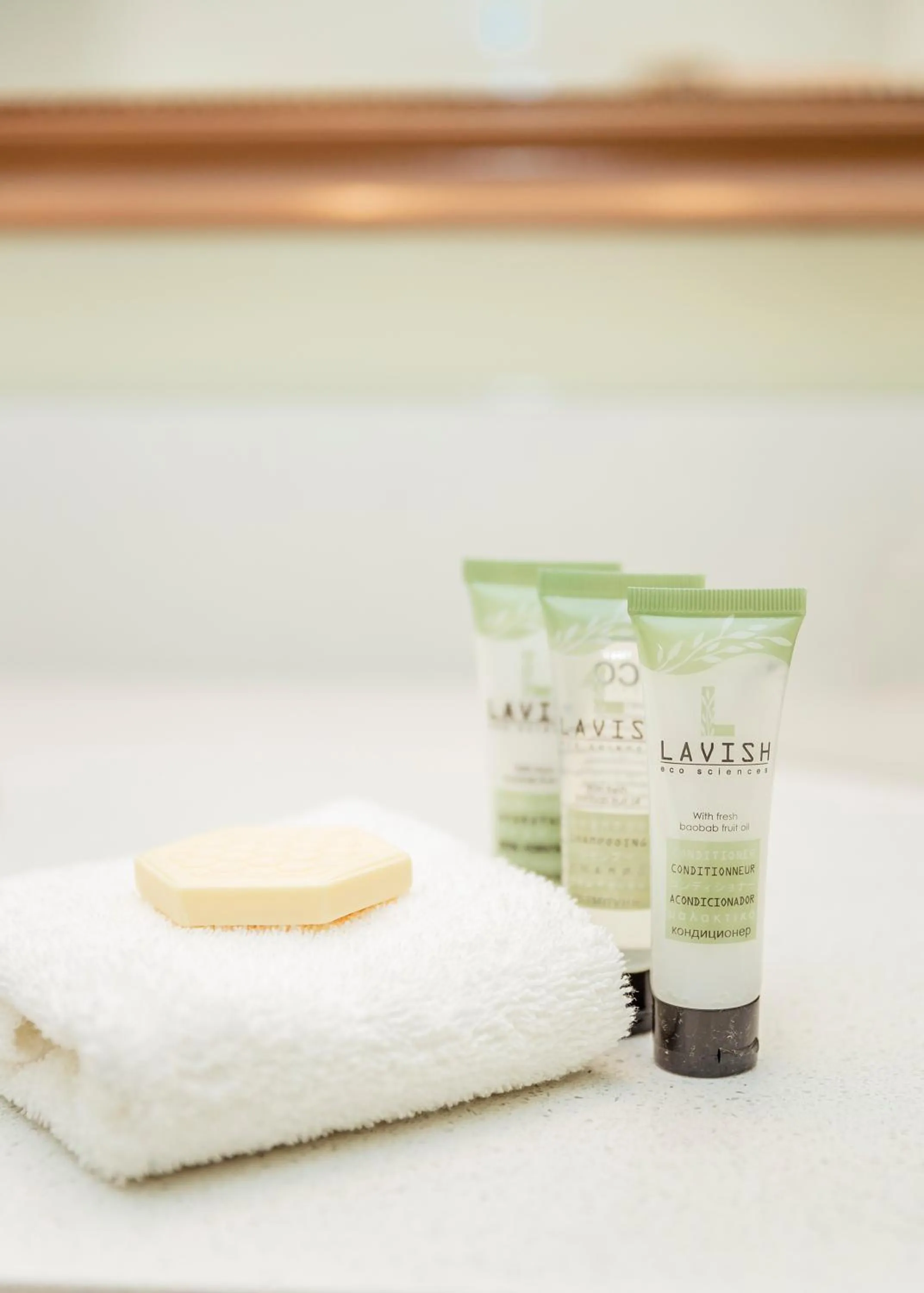 Bathroom in Service Plus Inns and Suites Calgary