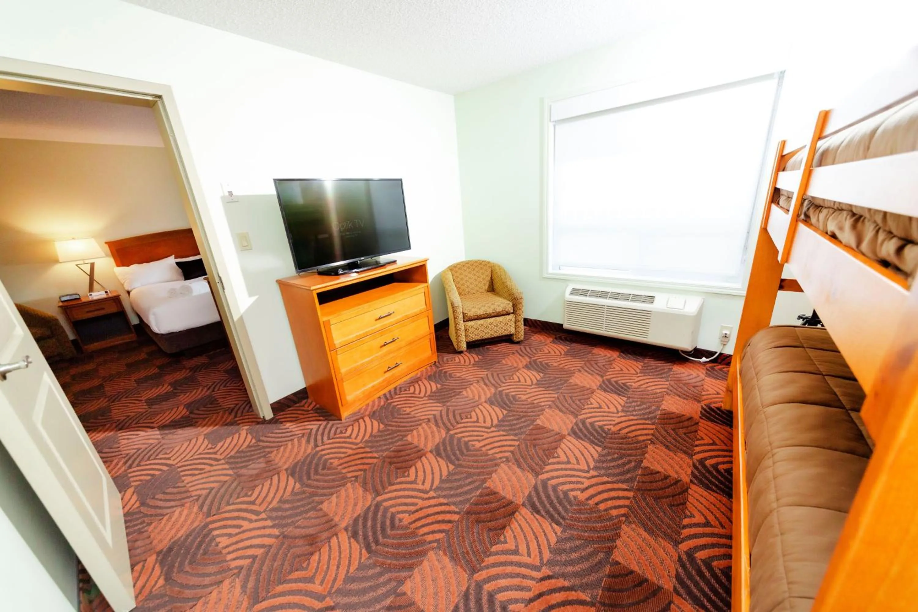 Family, Bed in Service Plus Inns and Suites Calgary