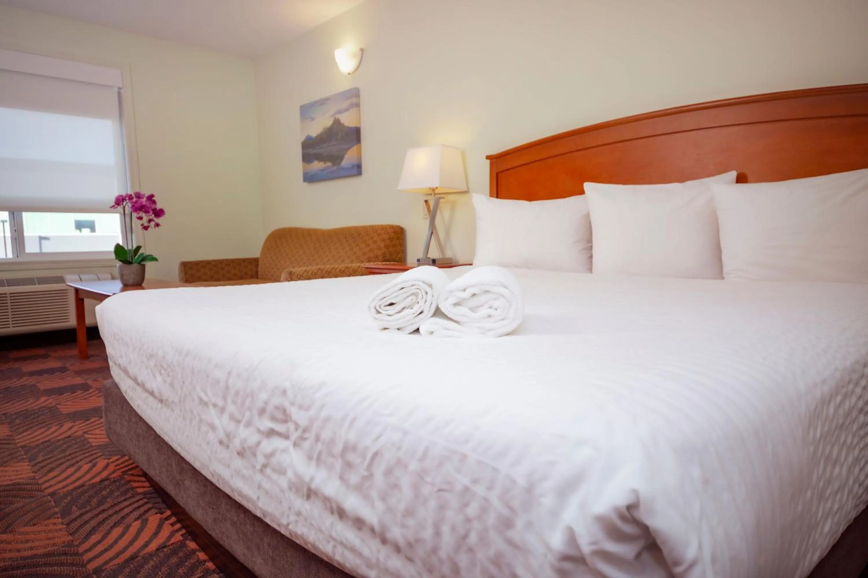 Bed in Service Plus Inns and Suites Calgary