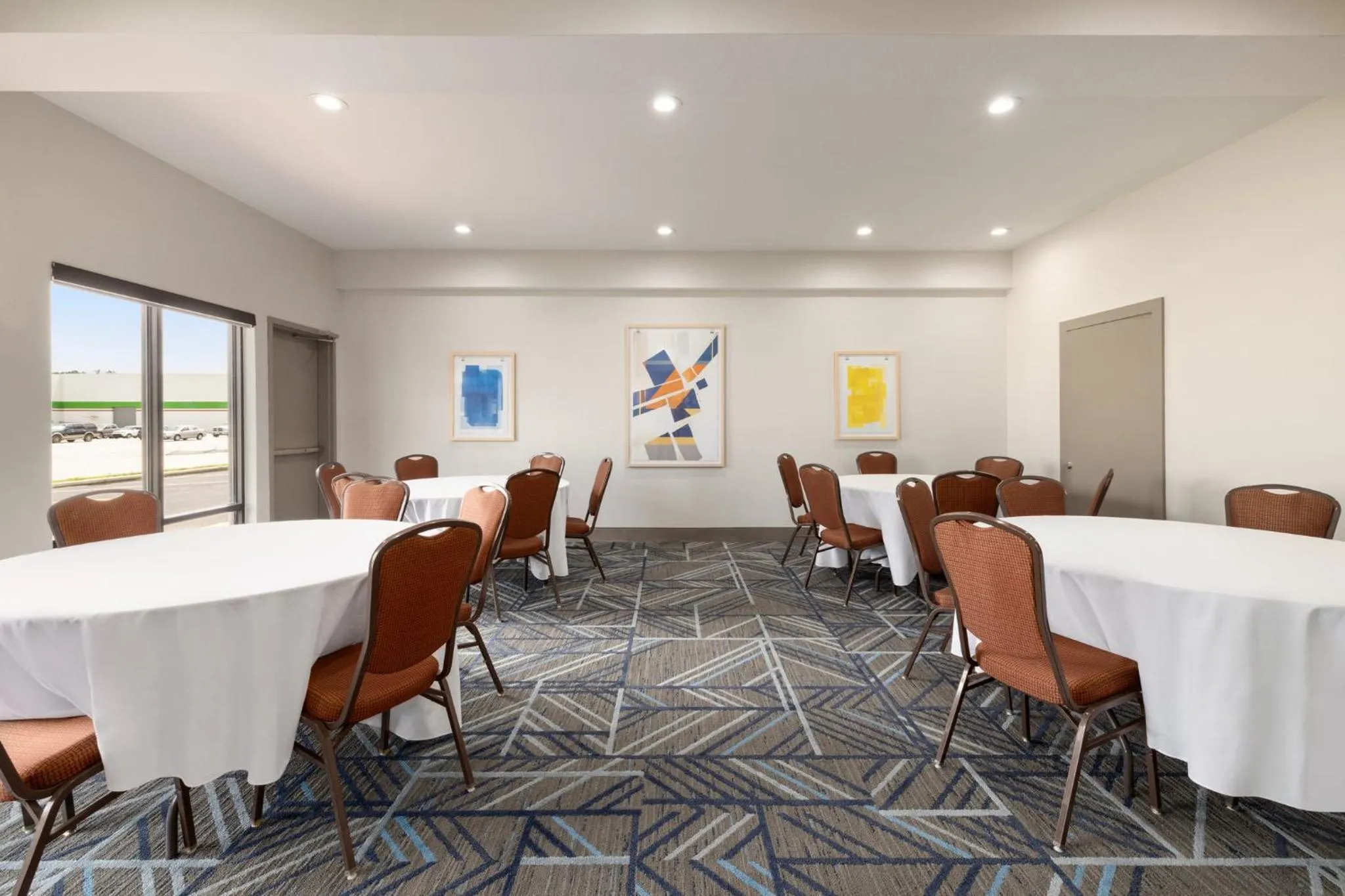 Meeting/conference room in Holiday Inn Express & Suites Opelousas by IHG